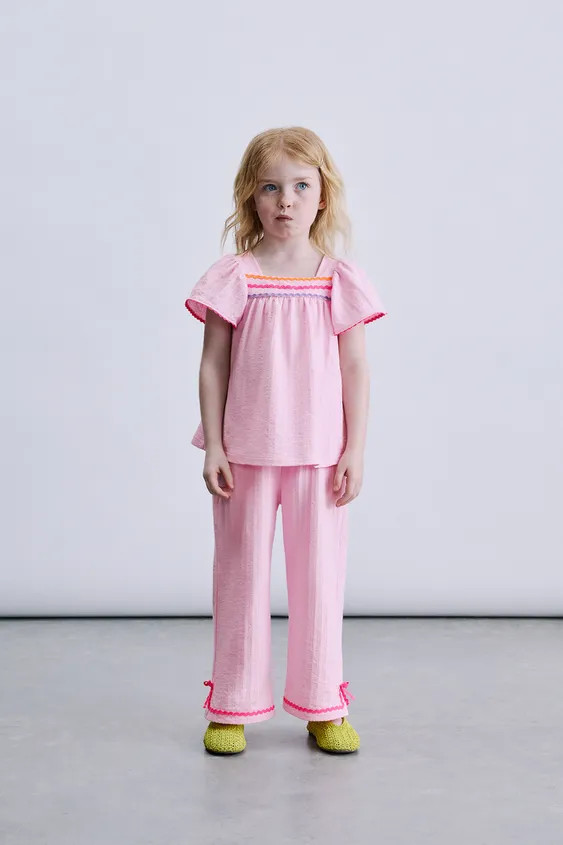 CONTRAST WAVY TEXTURED TOP | Zara US