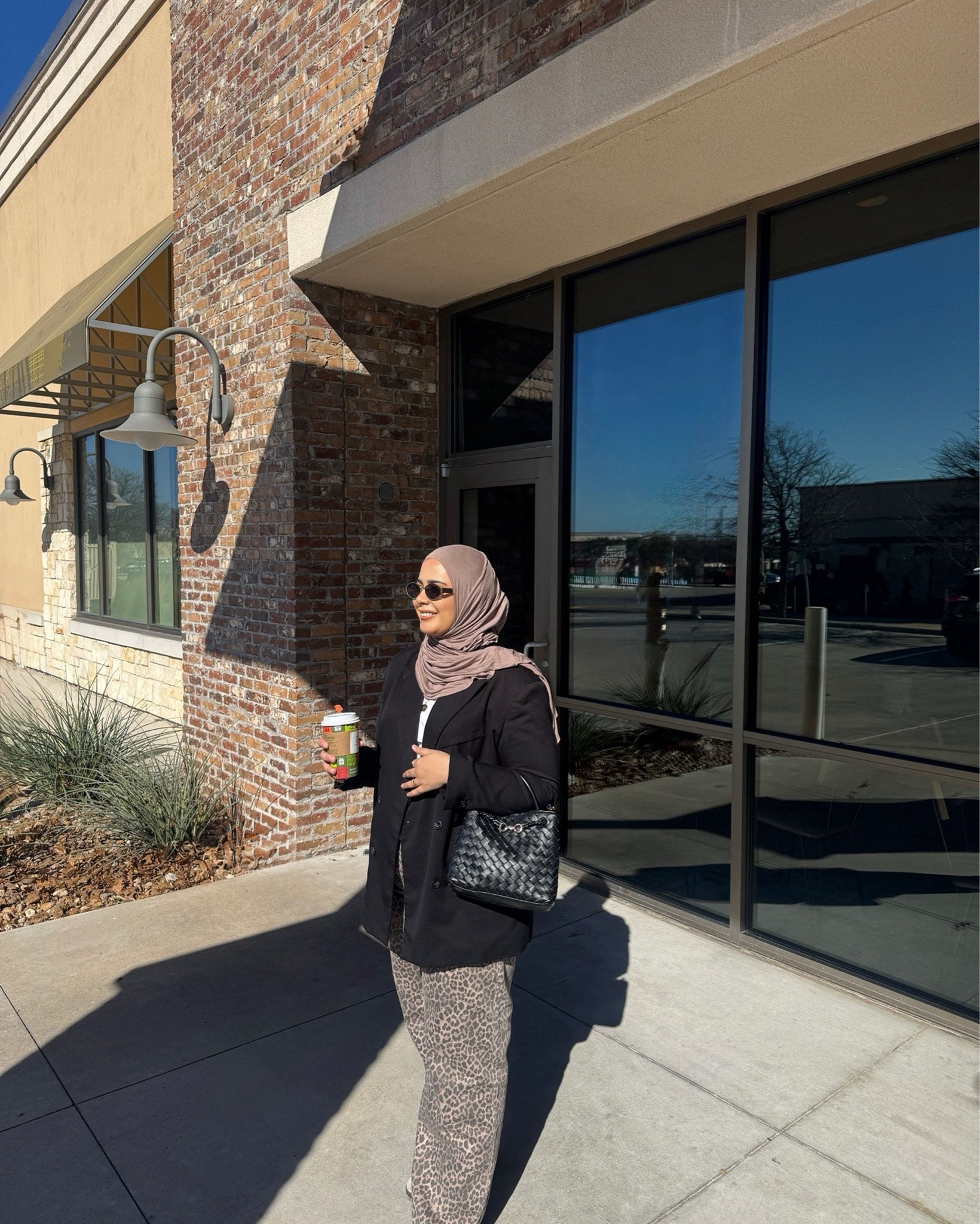 The easiest way to style leopard pants 🐆
Just add a black blazer and you’re done ✔️
The leopard pants I am wearing is from @Macys from the brand Celebrity Pink! Linked similar pieces


#LTKootd #LTKSeasonal
