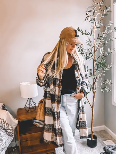 All my pieces in my closet are interchangeable and things I can pair fast as a busy working mom. Do you do the same?
#casualstyle #momstyle #coolmom #winteroutfits 

#LTKstyletip #LTKunder100