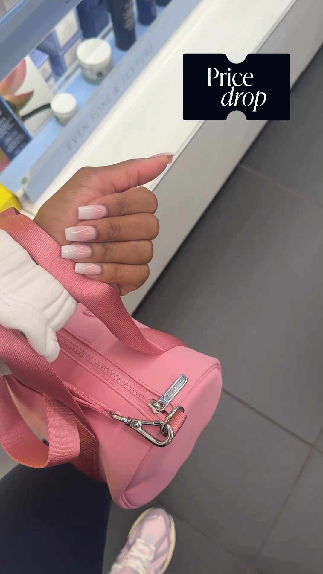 I SNAGGED THE CUTEST BAG FOR SUMMER 👛💖💕🩷
I’ve been eyeing the lululemon mini barrel duffle bag for a while but I didn’t want to pay full price…well it’s on sale now and I absolutely adore it and yoh will too!!

#LTKSaleAlert #LTKSummerEdit #LTKItBag