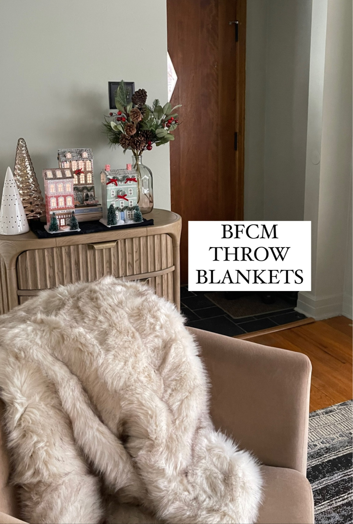 Throw blankets, cozy blankets, faux fur blanket in color dove 

#LTKsalealert #LTKCyberweek #LTKhome