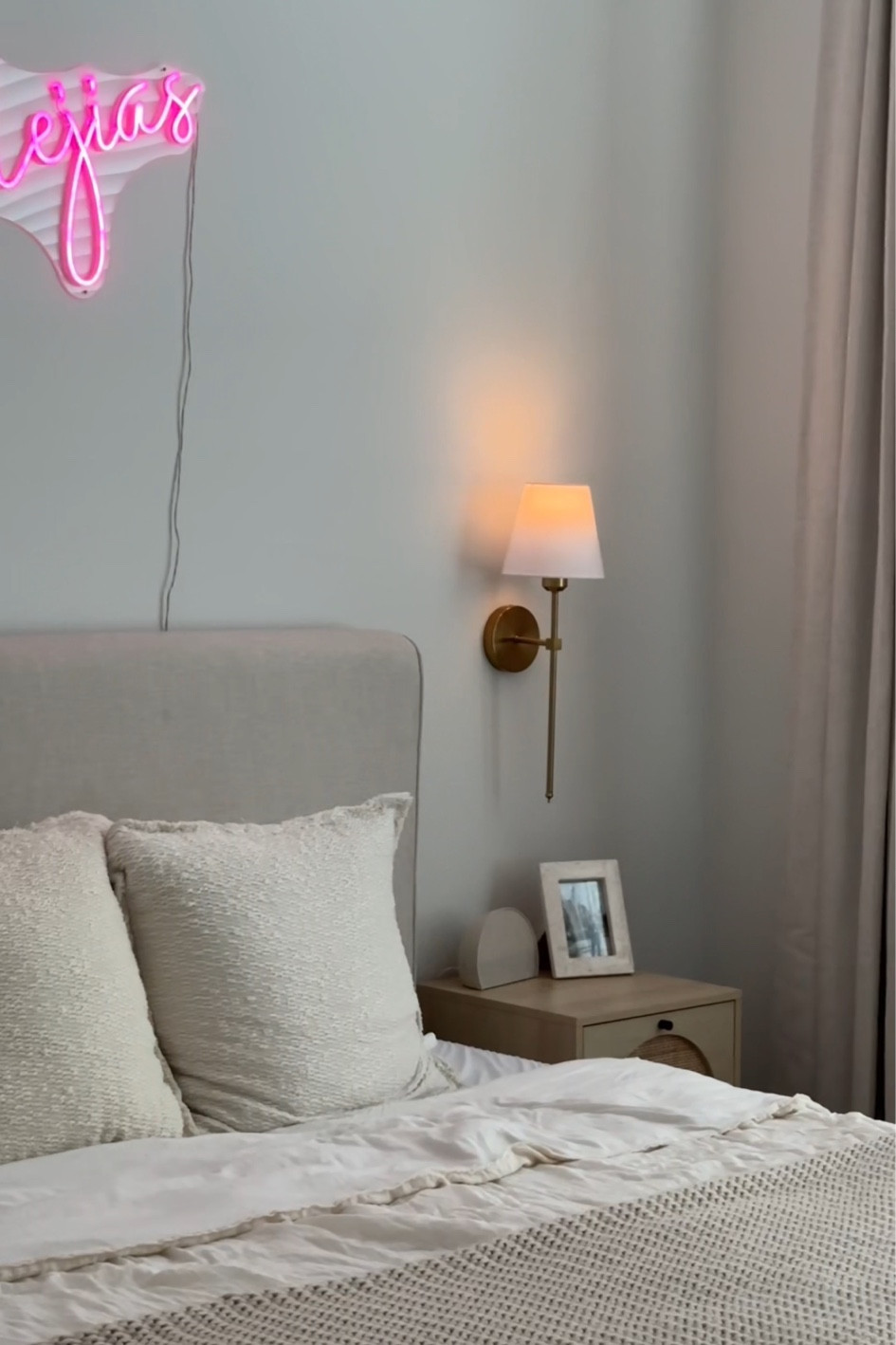 shots from my latest apartment video! love this little corner of our bedroom :’)

#LTKHome #LTKFindsUnder100 #LTKFindsUnder50