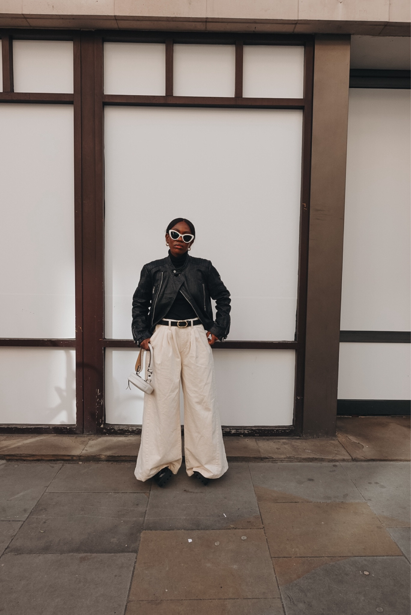 Wide leg jeans 

#LTKfindsunder100 #LTKeurope #LTKSeasonal