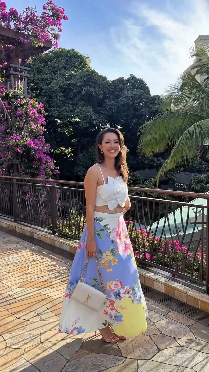 A perfect spring day 🌸💕 XS in both the crop top and floral skirt :) though I think XXS for the top would be better! @Yumi Kim 

#LTKSeasonal #LTKootd