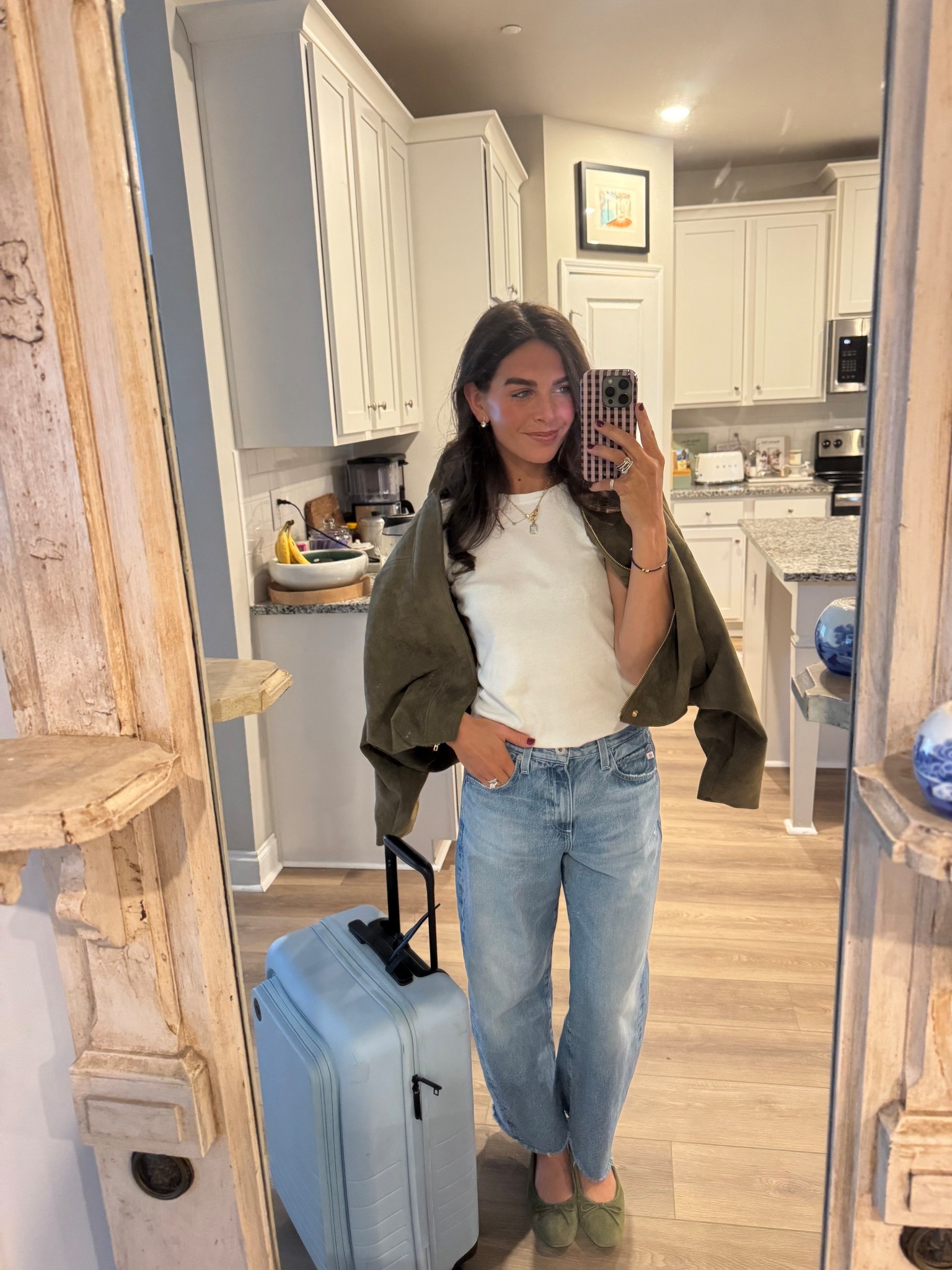 Airport ootd!! ✈️ jacket and shoes launching Tuesday!! Juliabcollection.shop

#LTKdayinmylife #LTKTravel #LTKActive