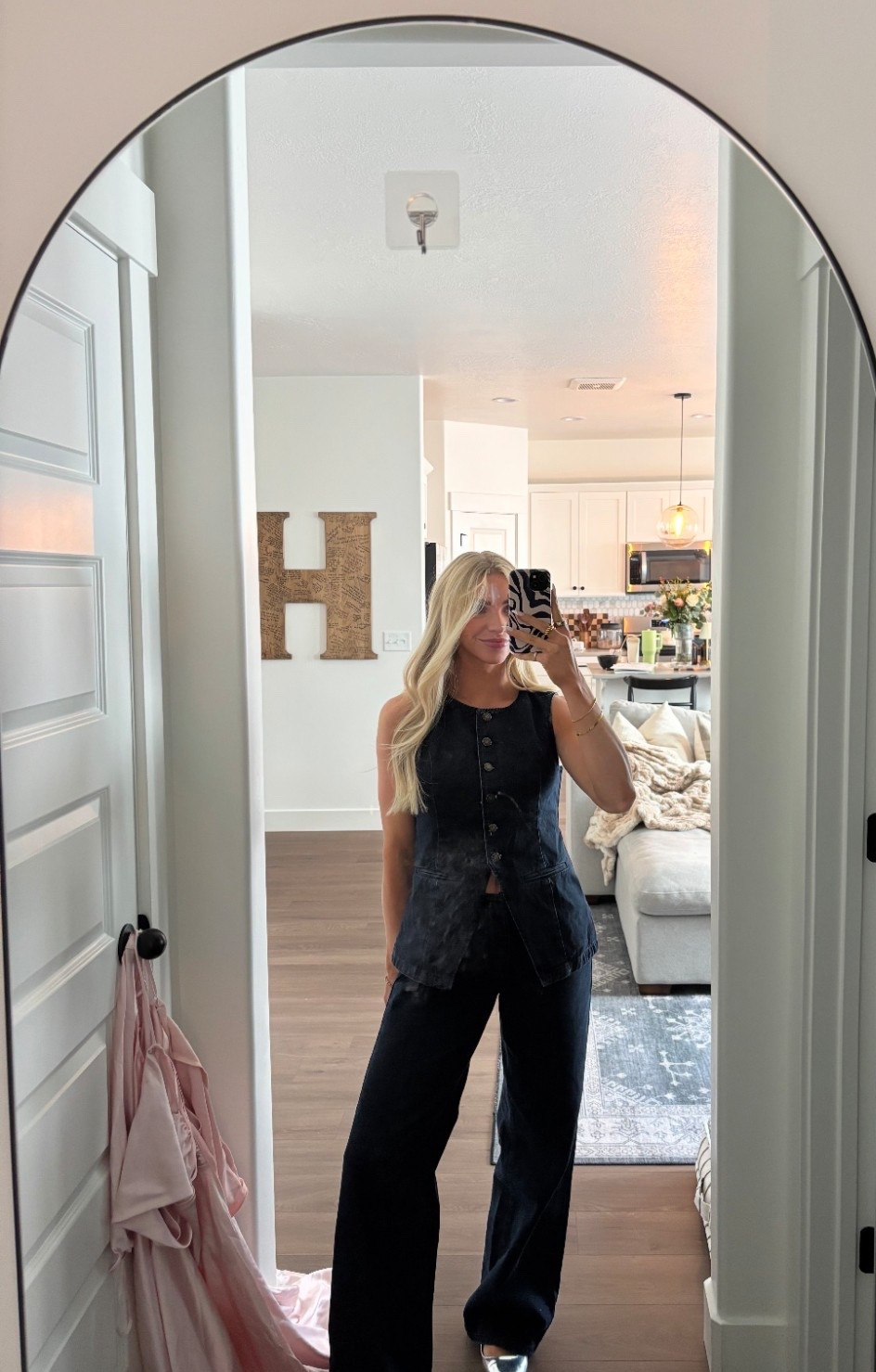 ootd 🖤

#LTKSaleAlert #LTKPetite #LTKFindsUnder100