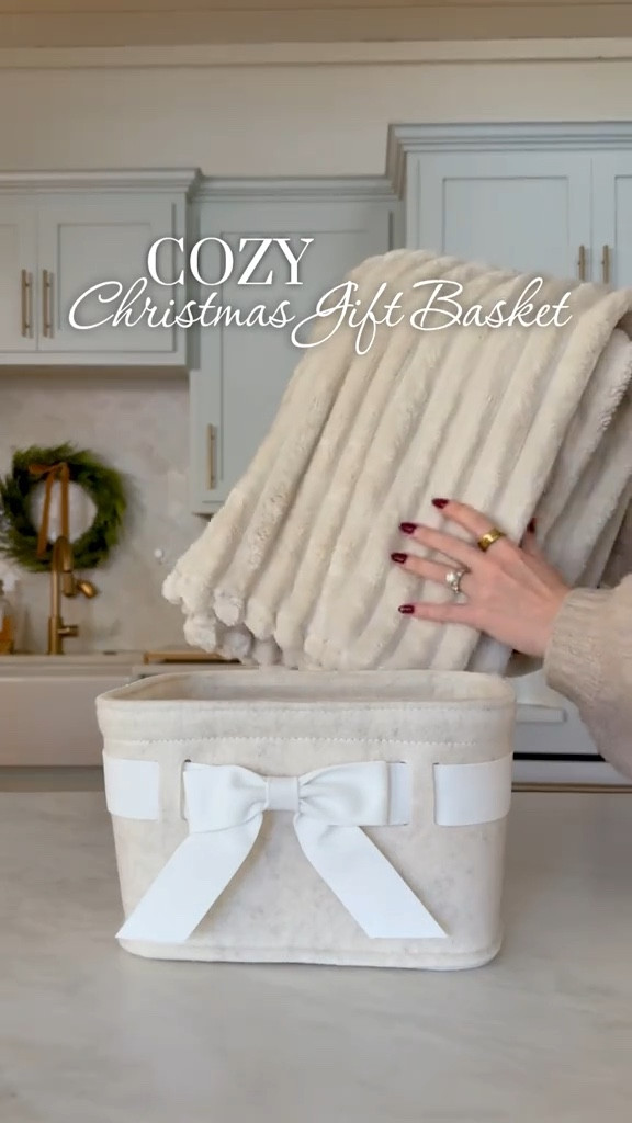 Cozy Christmas gift basket idea // brr basket 






Teacher gift idea 
Christmas gift guide 
Homebody gifts 
Cozy gifts 
Target finds 
Christmas beauty 
Christmas treats 
White elephant gift 
Secret Santa gift 
Coworker gift 
Target Christmas 

#LTKHoliday #LTKFindsUnder50 #LTKGiftGuide