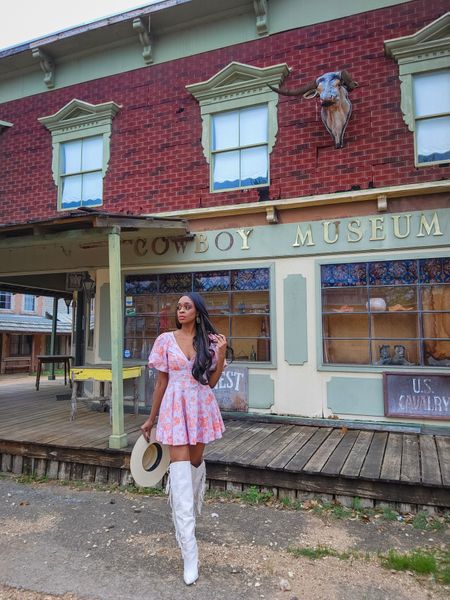 Cowboy Cater, puff sleeve floral dress, fringe cowboy boots, kendra scott drop earrings

#LTKstyletip #LTKtravel #LTKfindsunder100