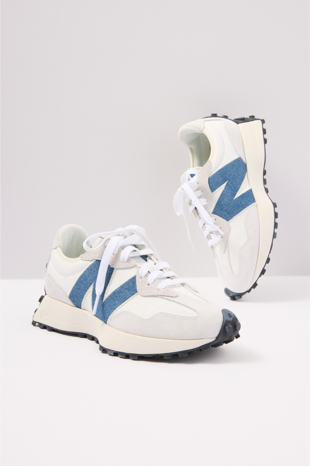 327 Sneaker | Evereve