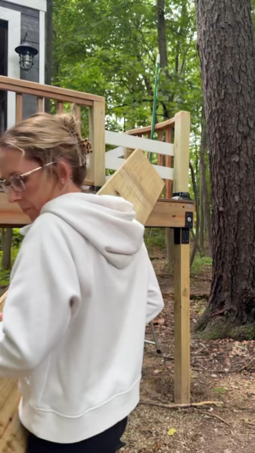 I’ve never built a ladder before so I’m kind of winging it 😂 wish me luck! 

DIY projects | tools | treehouse build

Come stay awhile, Amanda Vernaci 