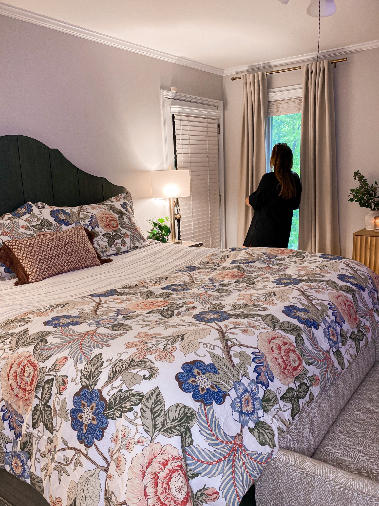 I absolutely love this bedding from Lush Decor. It is super comfortable, affordable, and the best part…reversible! So for anyone who likes to change up their decor often..this place is the perfect place to shop for home decor #bedding #bed #room #decor #summerrefresh

#LTKHome