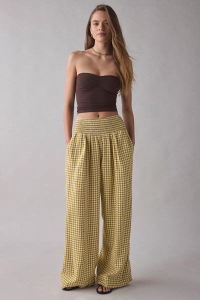 Kimchi Blue Caroline Smocked Wide Leg Linen-Blend Pant | Urban Outfitters (US and RoW)