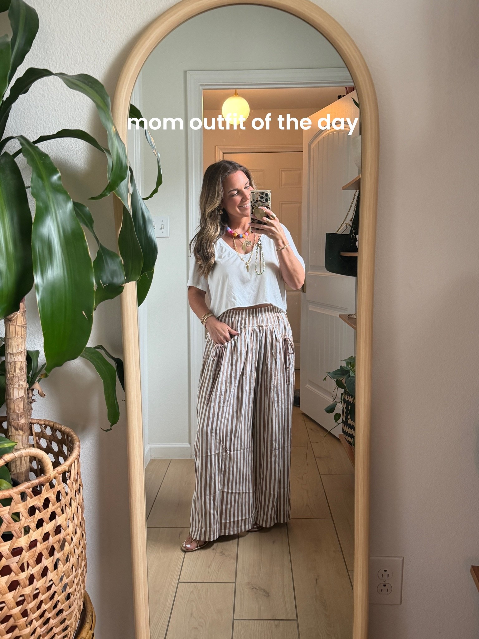 Comfy mom fit of the day!! Perfect pants for summer that can styled so many ways!! 
Wearing size small. 
Free people look for less!!

#LTKootd #LTKmomlife #LTKOver40