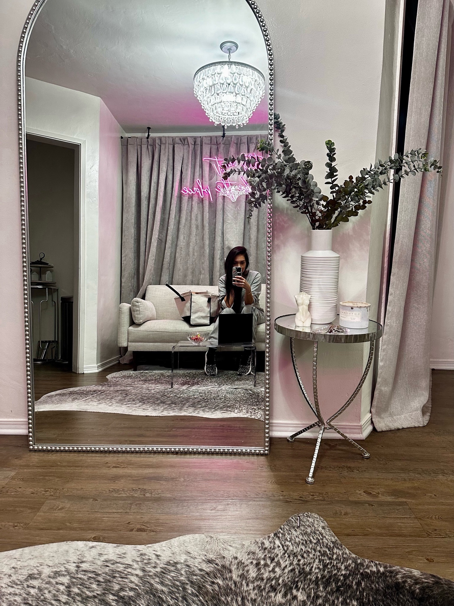 The lash salon I go to is so pretty! I feel like it would make a great look for a feminine office. I linked similar items. 

#LTKworkwear #LTKMostLoved