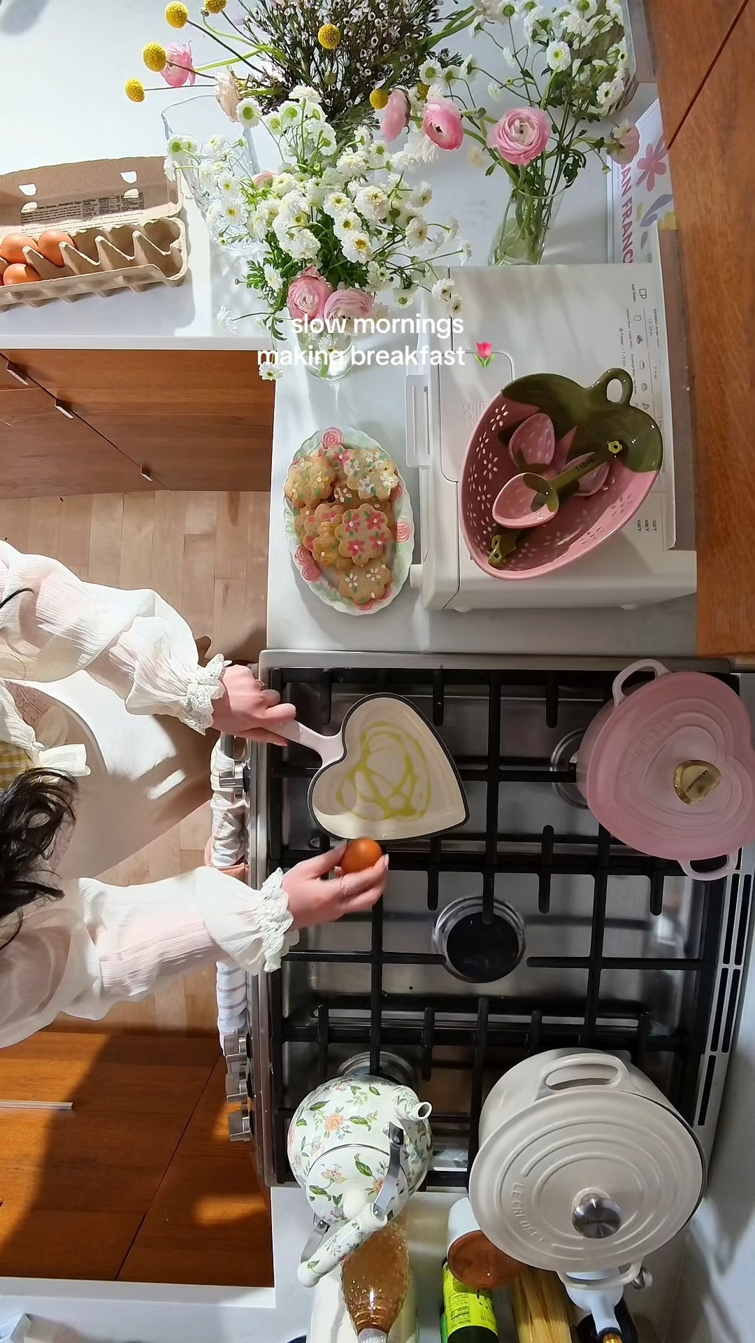 A cute and cozy pink cottage inspired kitchen 
