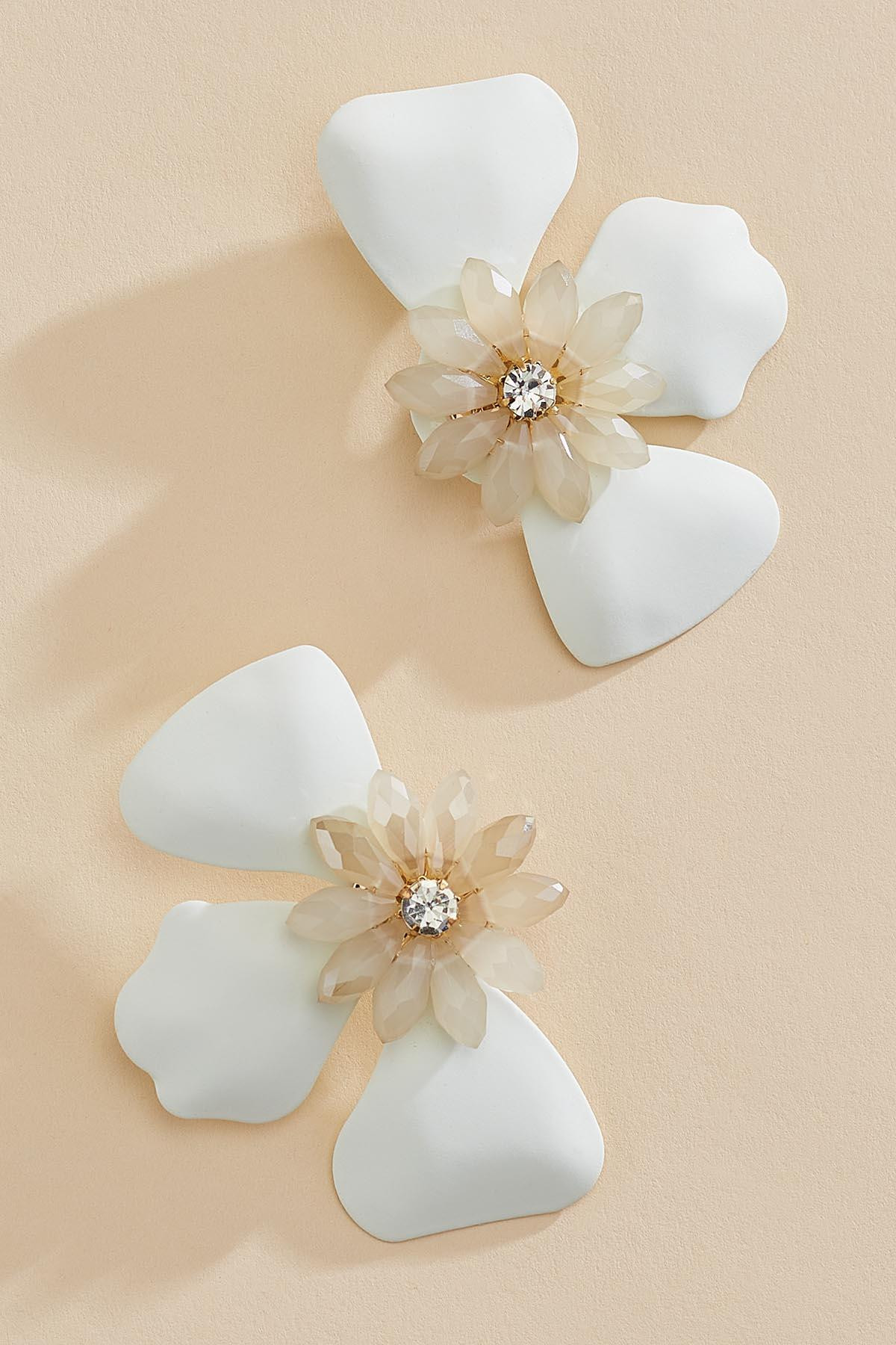 picking petals earrings | Versona