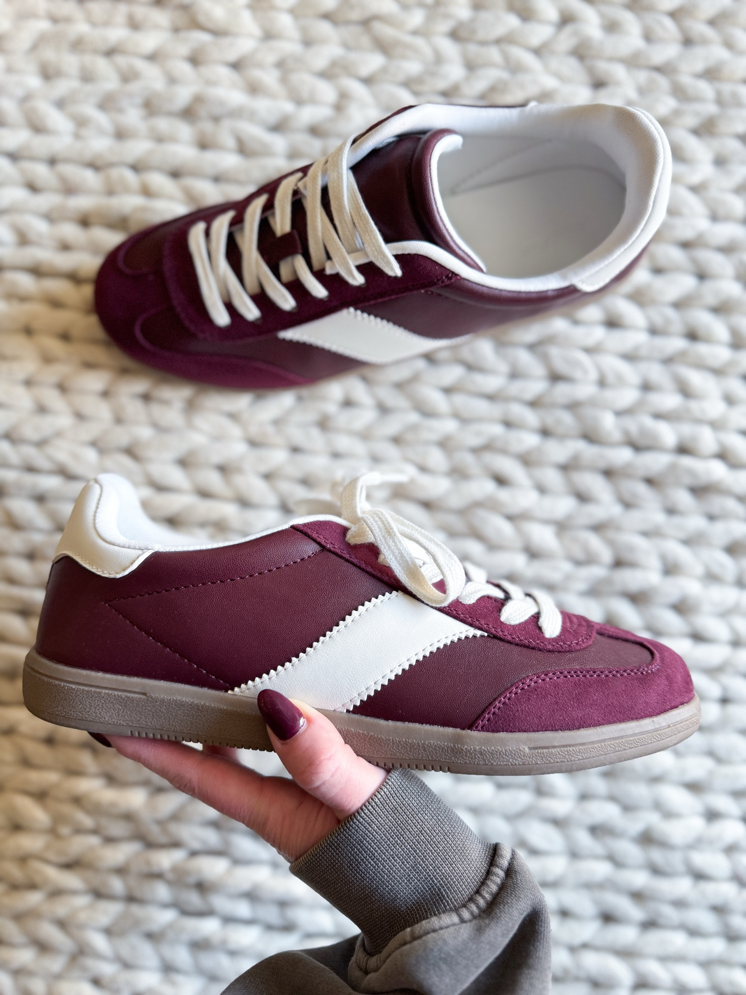 I have been living in my Sambas so when I saw this affordable option in this beautiful trending color I had to grab them. TTS. Very comfortable. 

Samba Look a Like - Looks for Less - Burgundy - Sneakers - Cute Shoes - Fall Shoes 


#LTKShoeCrush #LTKFindsUnder50 #LTKActive