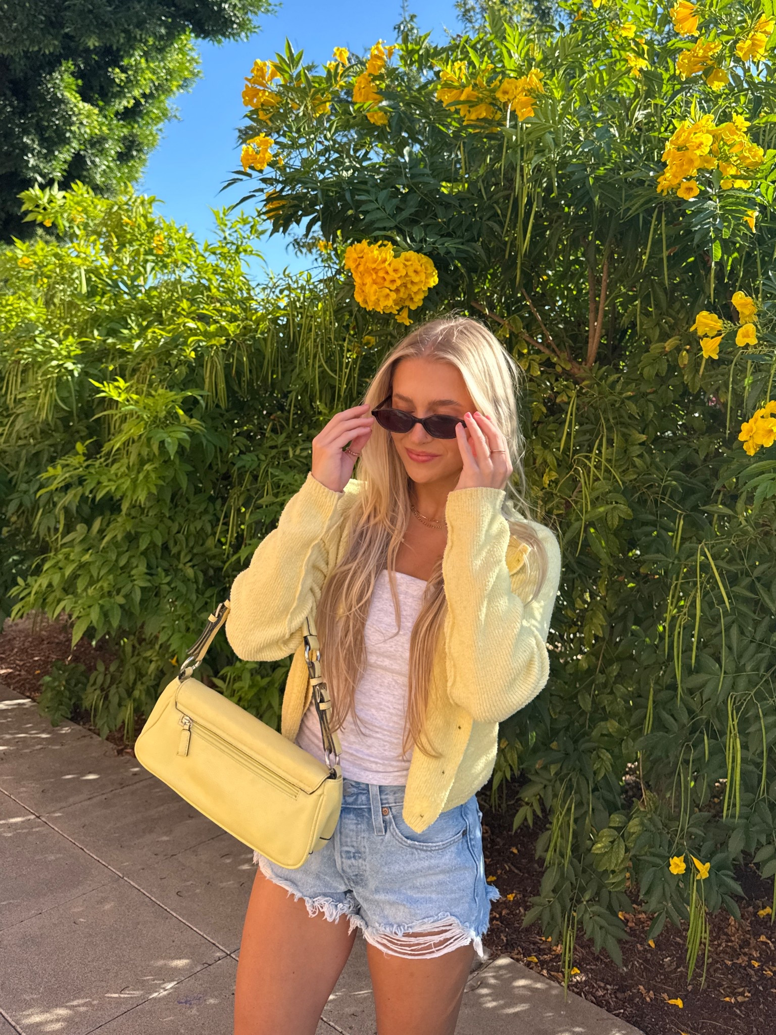 fall transition yellow sweater outfit💛

#LTKFindsUnder100 #LTKSeasonal #LTKFallSale