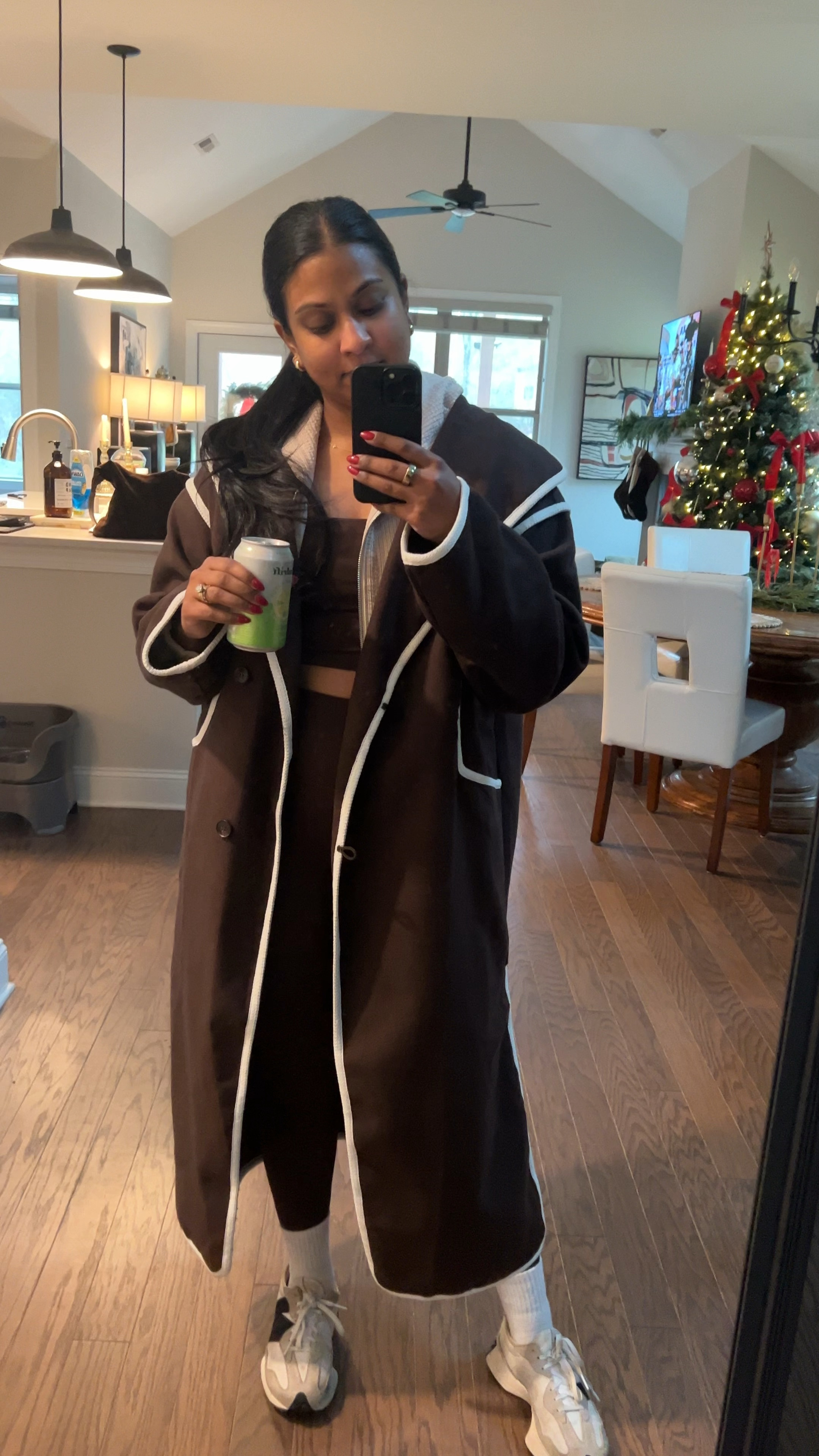 Monochrome outfit for running errands 

#LTKSeasonal #LTKStyleTip #LTKMidsize