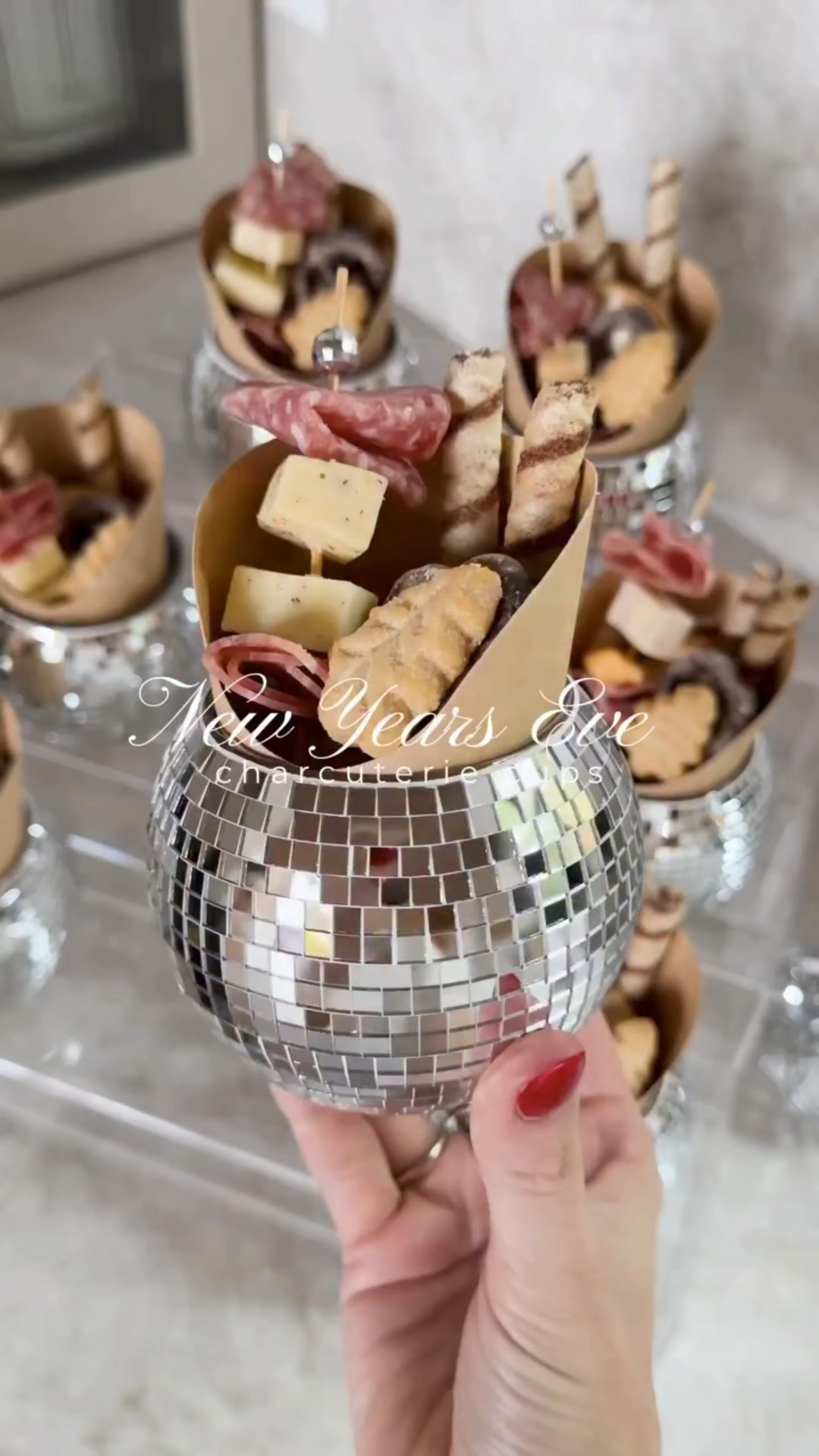 New Year's eve charcuterie cups, how cute!!

New years, new year's eve, NYE, new year's eve party, disco ball, NYE party, NYE hosting essentials, charcuterie cups, hosting ideas, new year's party, sparkly new years 

#LTKSeasonal #LTKfoodie #LTKHoliday