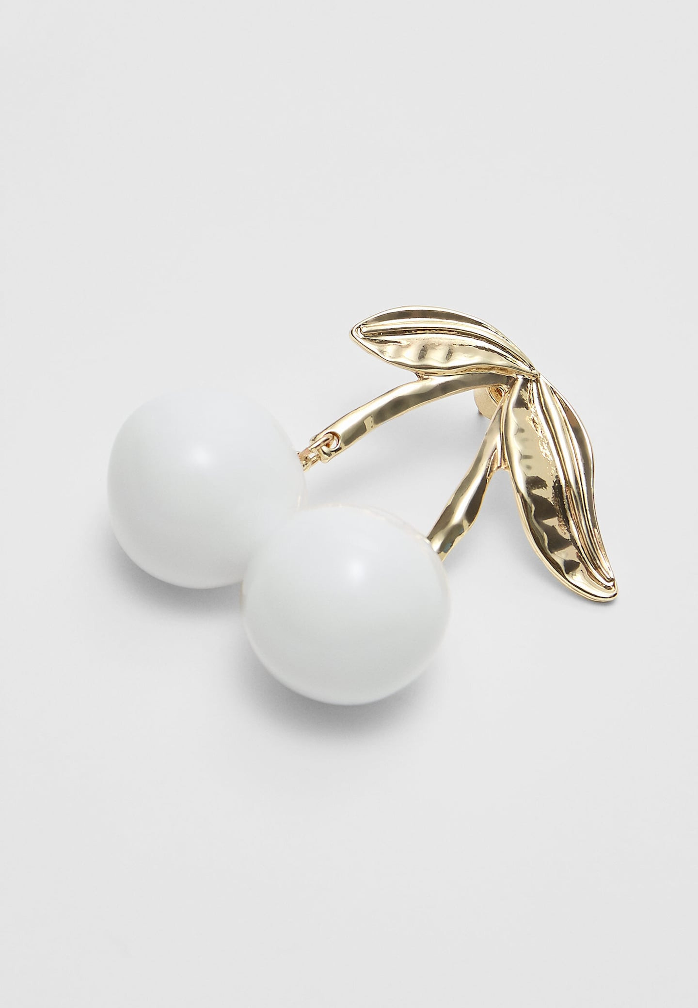 Textured cherry earrings | Stradivarius (UK)