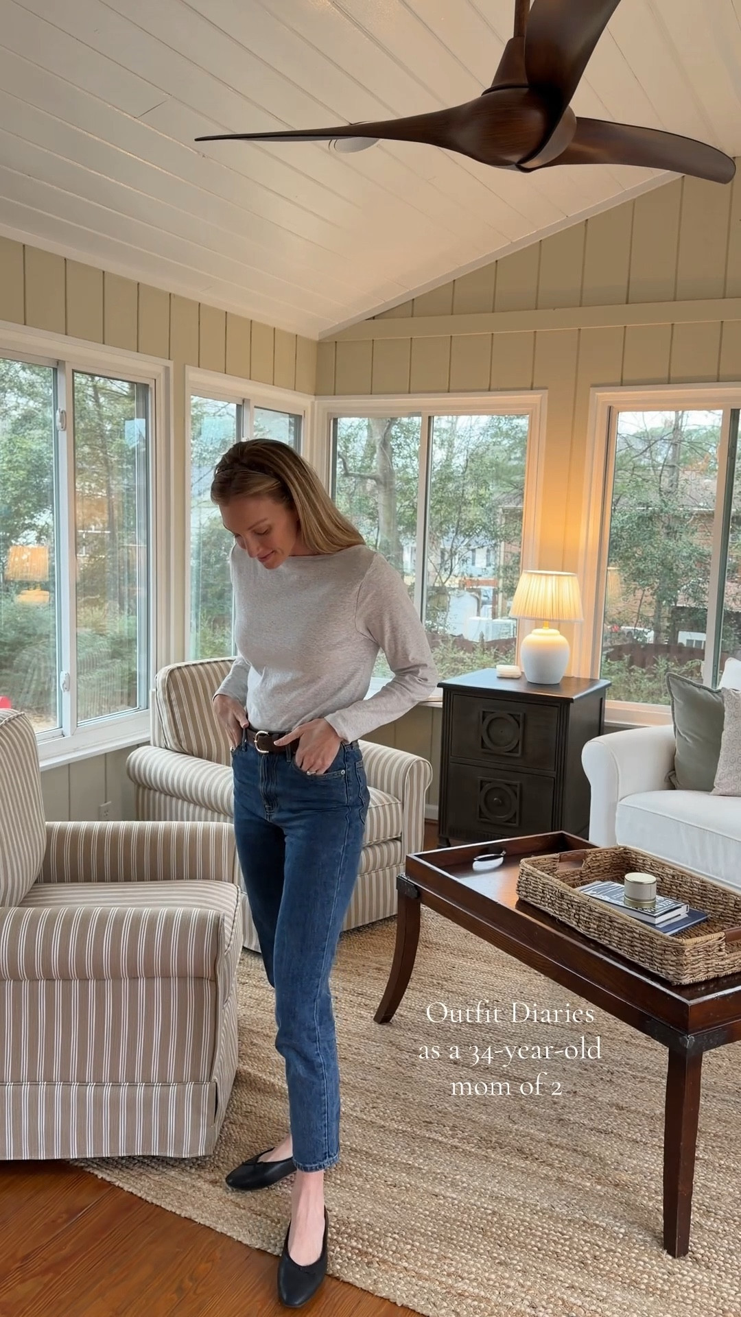 Anybody else obsessing over Love Story? I’m completely in love with the simple, chic styles and it’s helping me gravitate toward the simple basics in my own wardrobe. 

Sometimes less is more, and no one was better at that than CBK!



#momstyle #outfitinspo #OOTD #cbk #carolynbessette 

#LTKootd