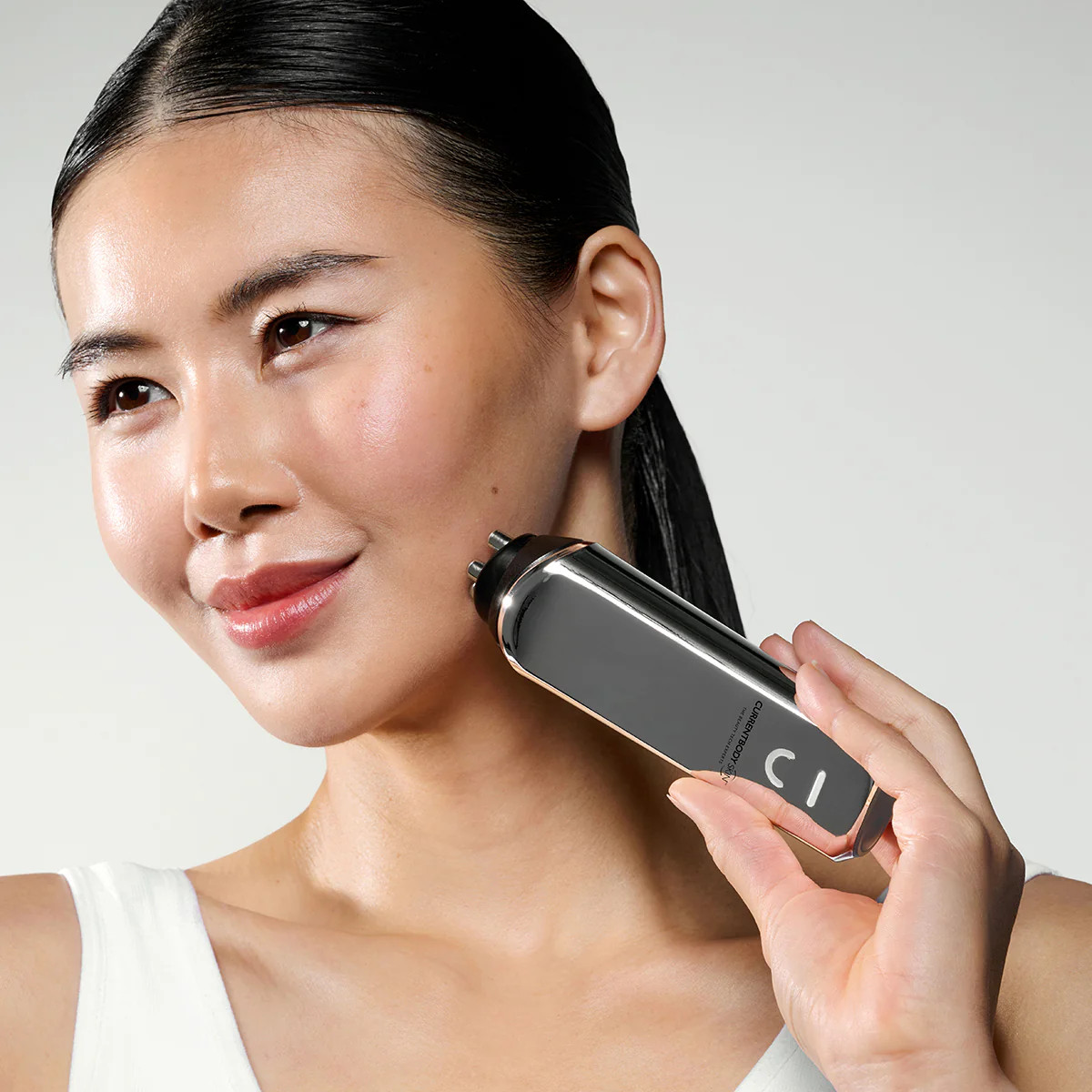 RF Microneedling Treatment | At Home Microneedling with Radio Frequency | Currentbody (UK, IE)