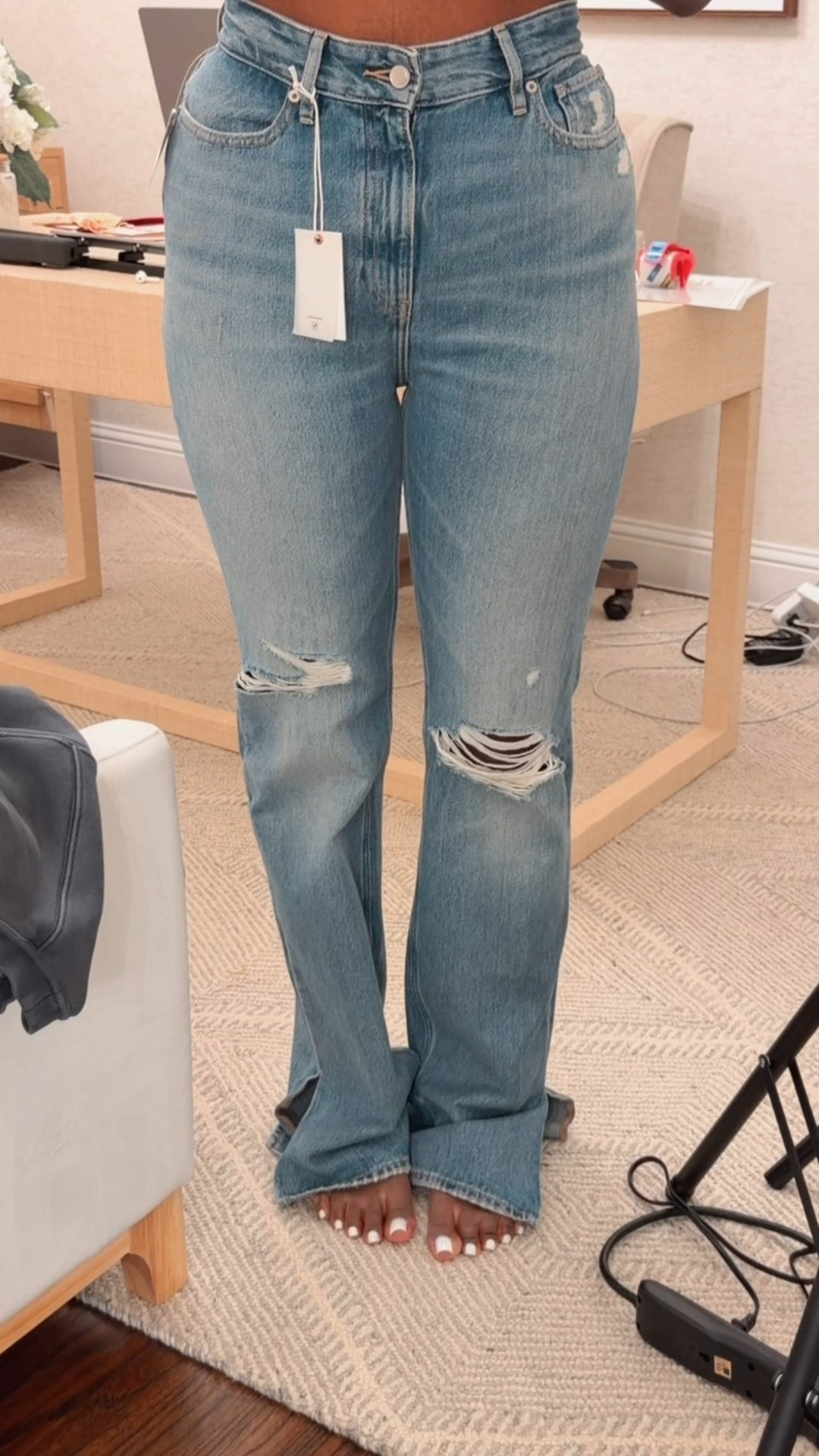 Wow these just became my NEW favorite jeans. They’re so flattering and can be dressed up or down. I’m wearing a size 4 based off reviews they run big

#LTKootd #LTKmomlife #LTKTall