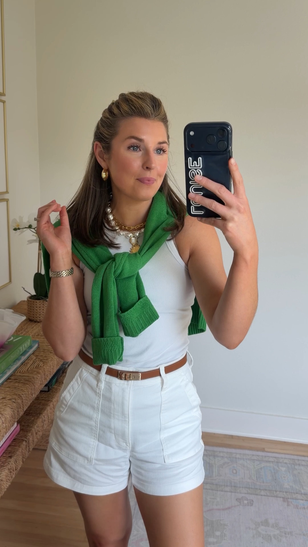 OOTD today! Wearing a S in top and 27 in short 