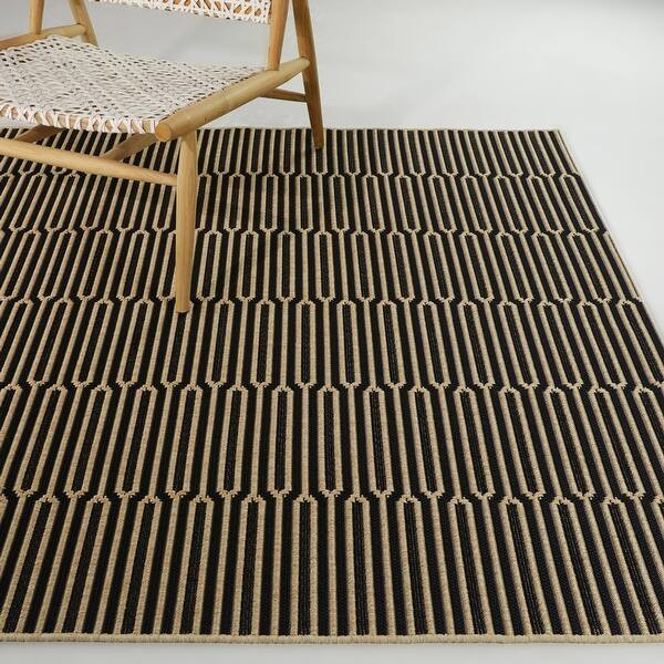 Marcelo Abstract Stripe Indoor/ Outdoor Area Rug - Overstock - 34617309 | Bed Bath & Beyond