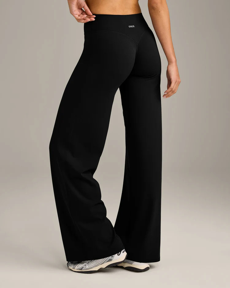 SoftMotion™ Straight Leg Pants with Gray Logo 
 Black | Oner Active (UK / US)