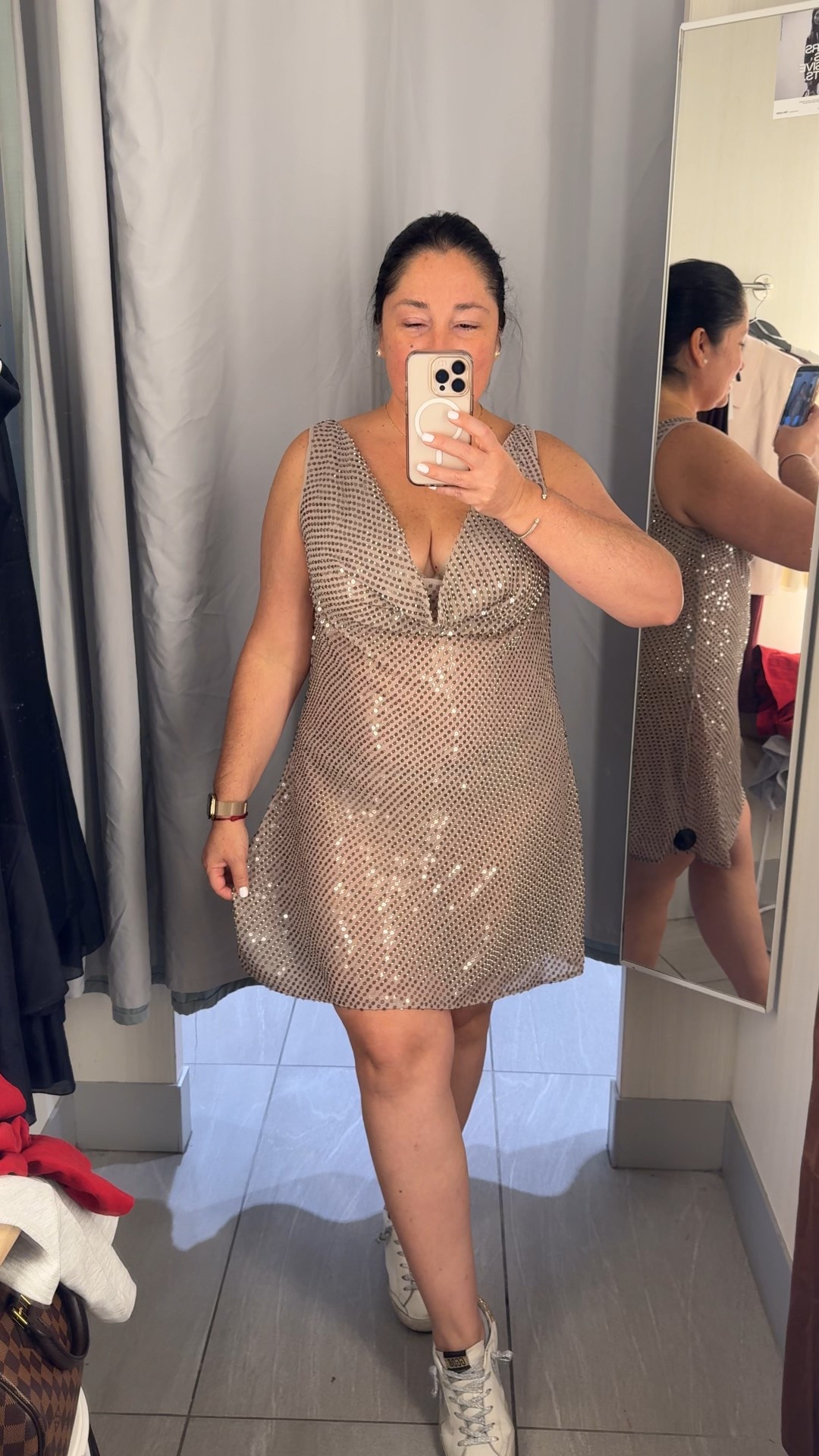 Para mis amigas que les encanta andar encueradas 😁

#LTKMidsize #LTKHoliday #LTKSaleAlert