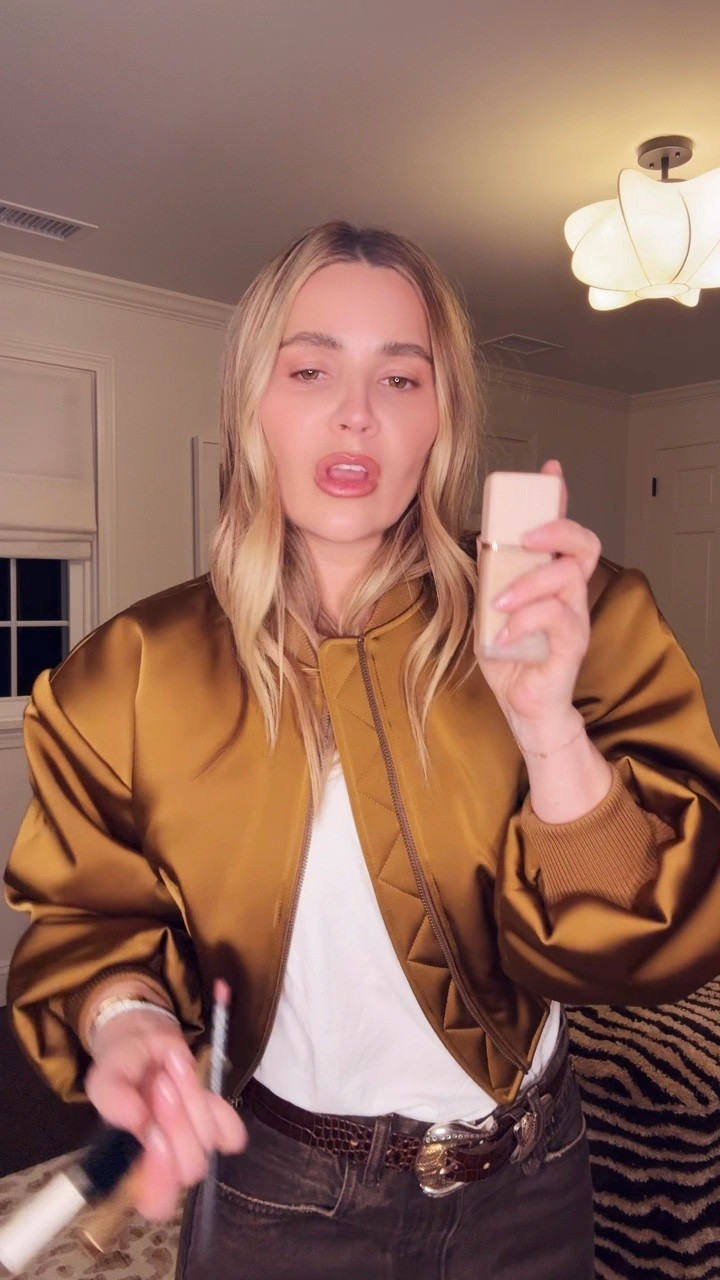 New items I'm loving &amp; I think you will too! 

Bomber Xs 
Jeans tts 