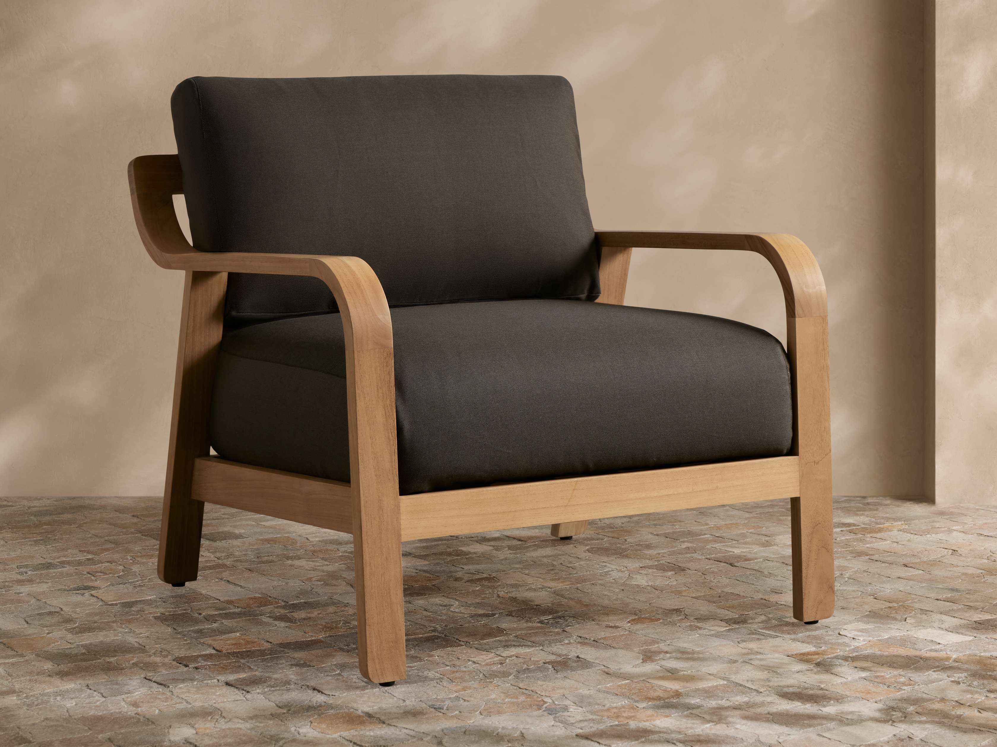 Zoe Outdoor Lounge Chair | Arhaus
