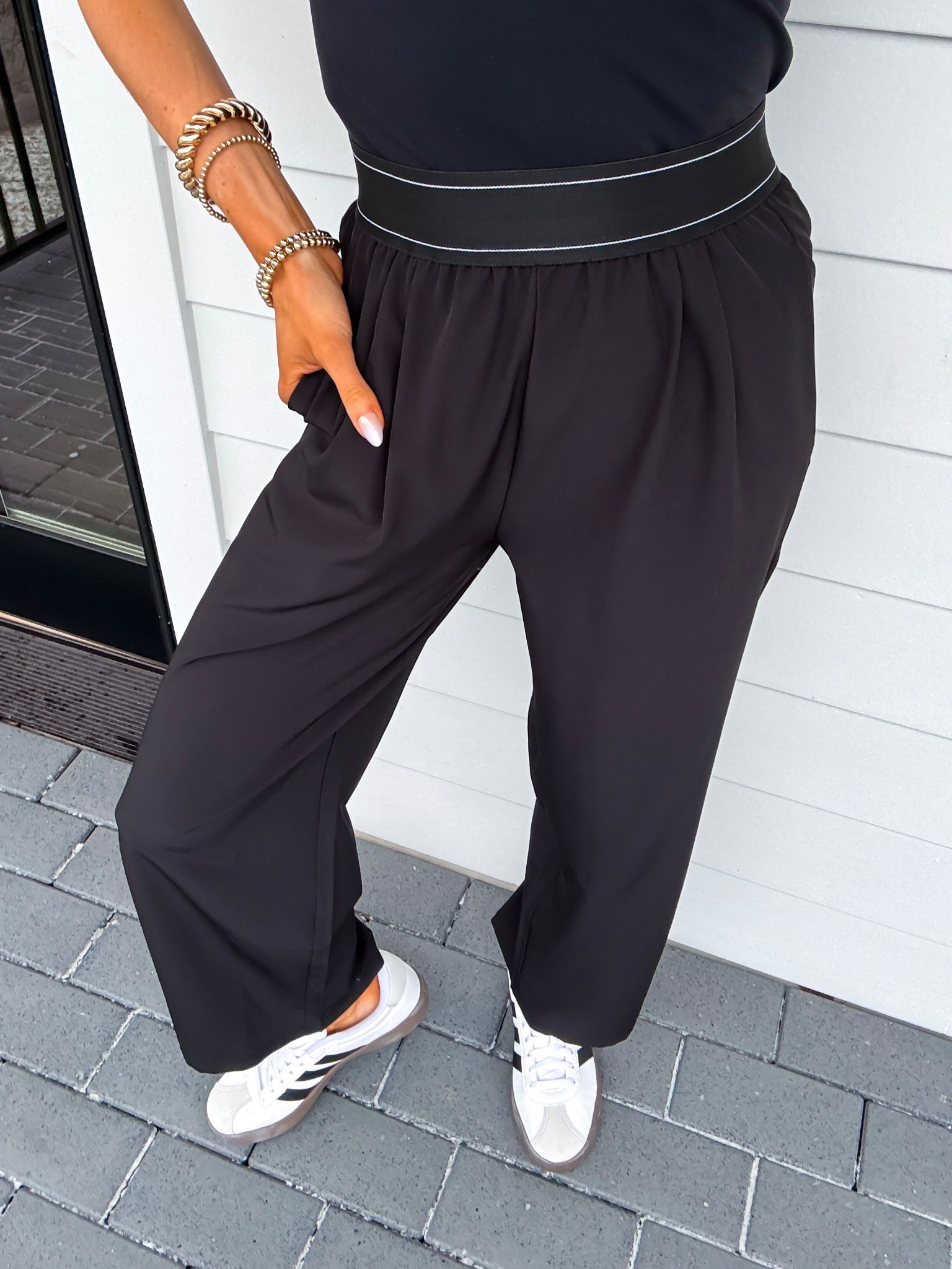 Wearing a small athletic pants Fits true to size. Waist is really stretchy. 

Airport outfit | travel outfit | Amazon two piece set | Amazon outfit | Amazon travel outfit | travel fits | spring break outfits 

#LTKTravel #LTKfitnessgoals #LTKmomlife