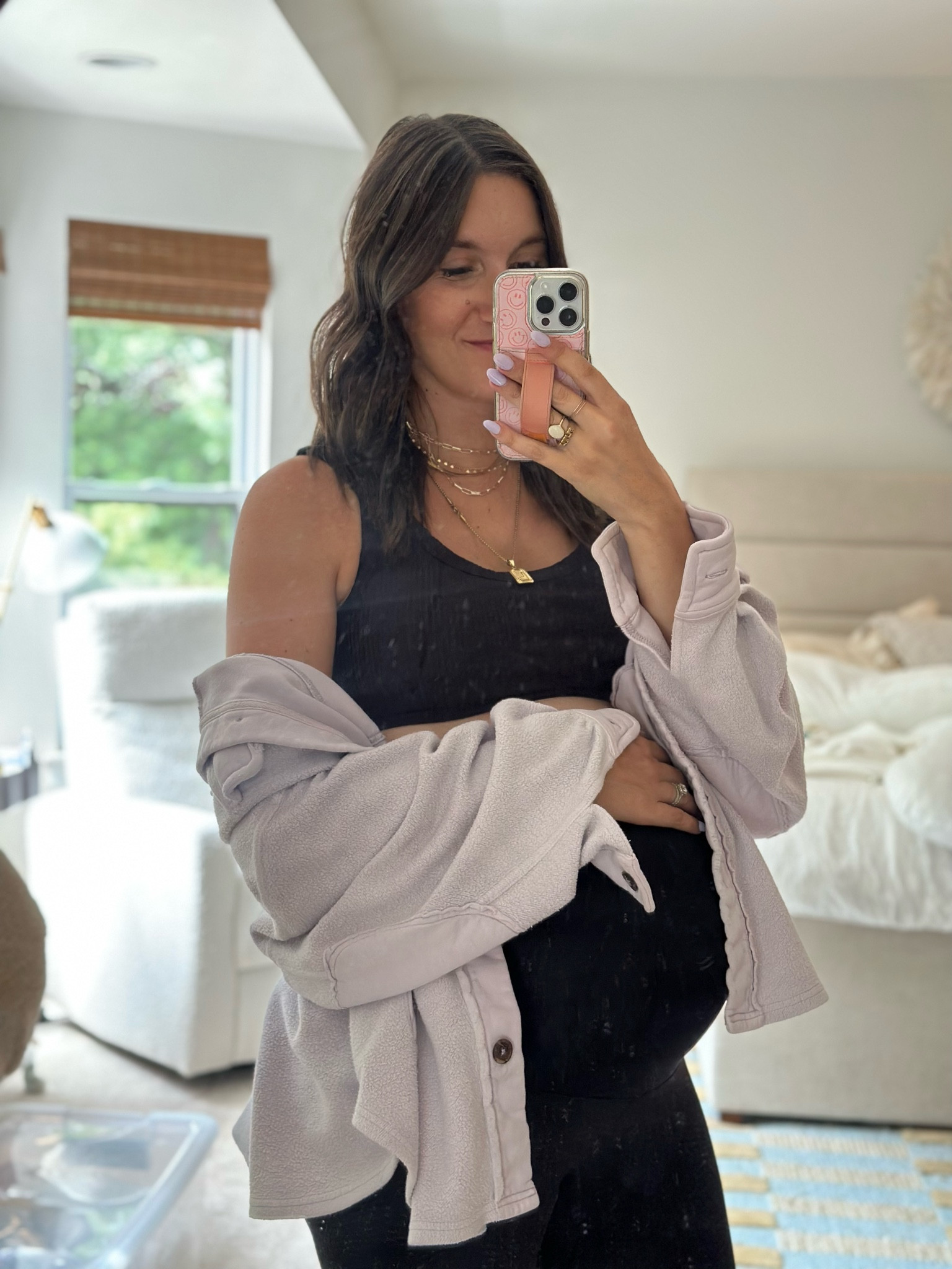 Once again — bumpfit at 32 weeks (something tight and something loose)! Been living in sports bras and high waisted leggings👏🏼🏁