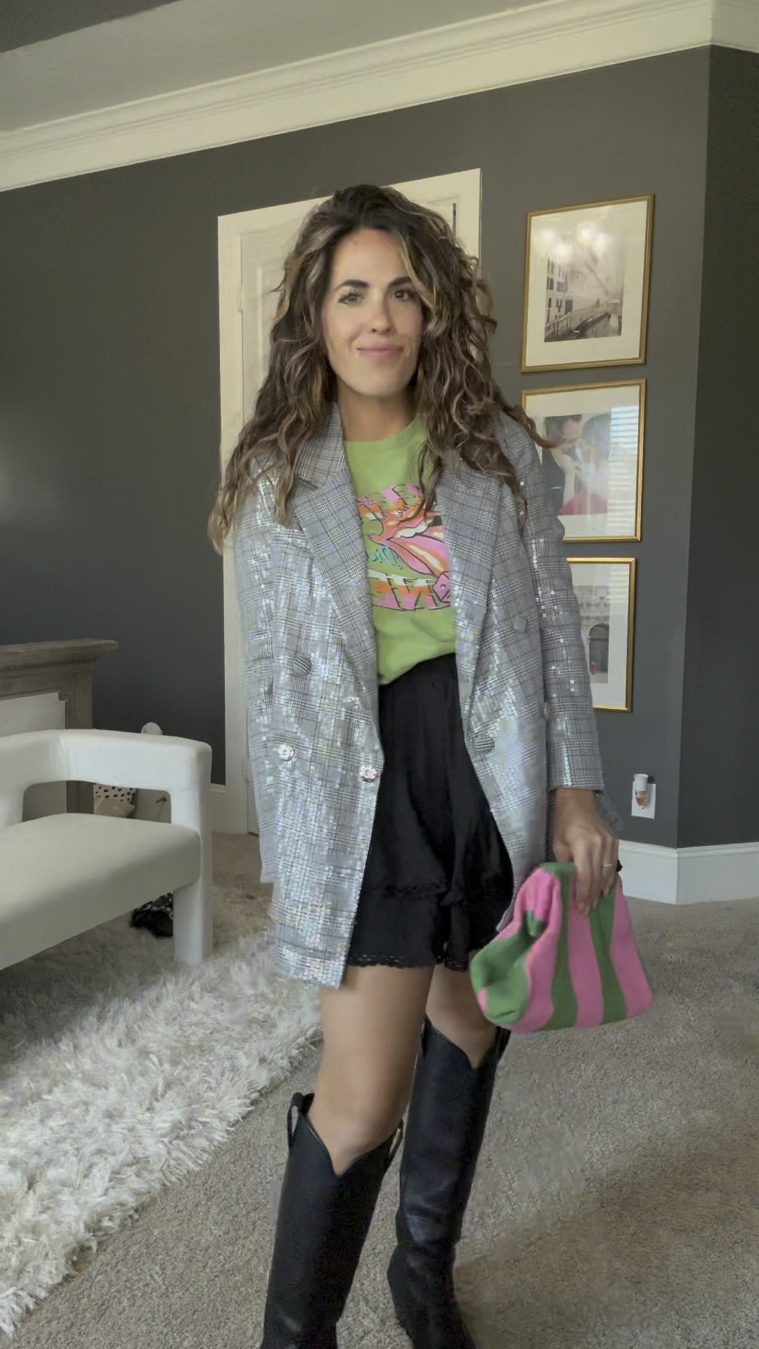 Car line to date night. Graphic tee progression 🤪


#dreamer #graphictee  #skort #amazonfinds

#LTKVideo #LTKStyleTip #LTKOver40