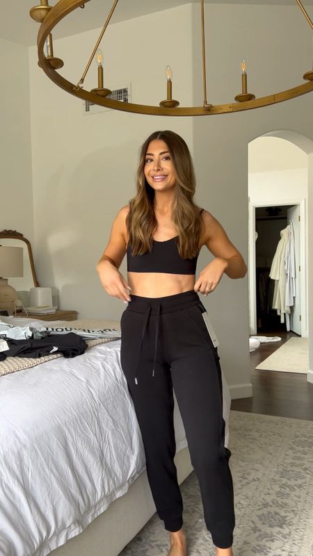 4 in bra, 4 in sweats (both tts - size up in sweats if you want more oversized) 

#LTKfit