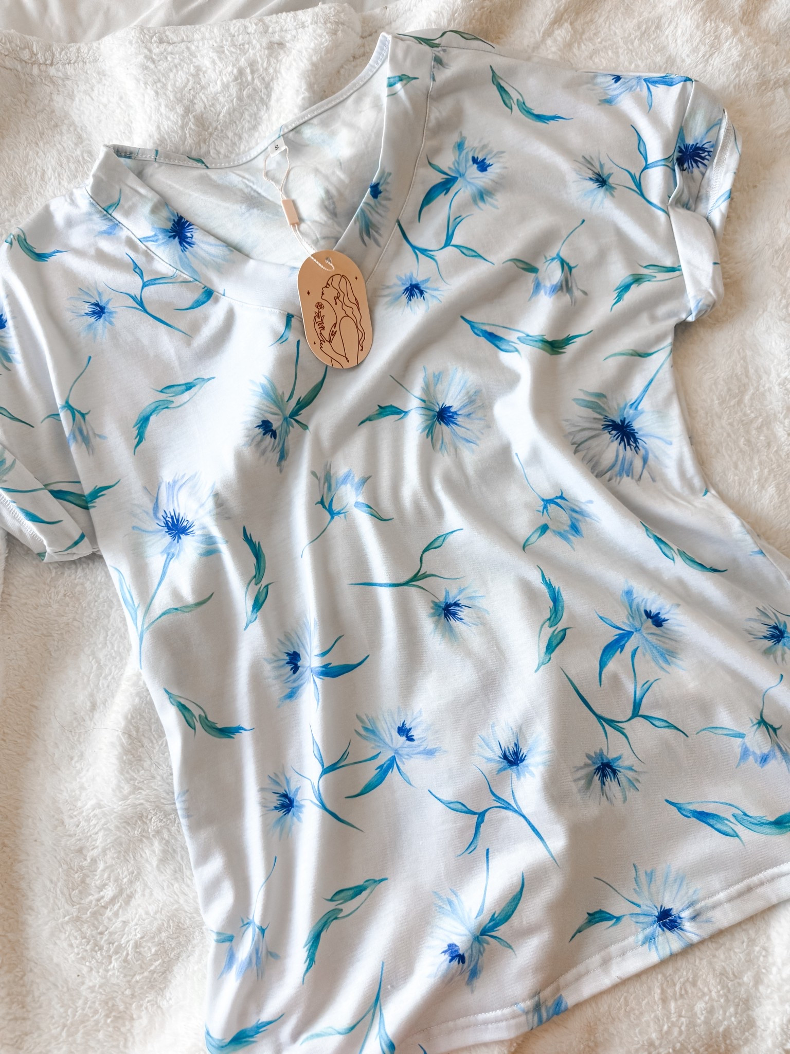 Spring tee, floral tee

#LTKmomlife #LTKootd #LTKSaleAlert