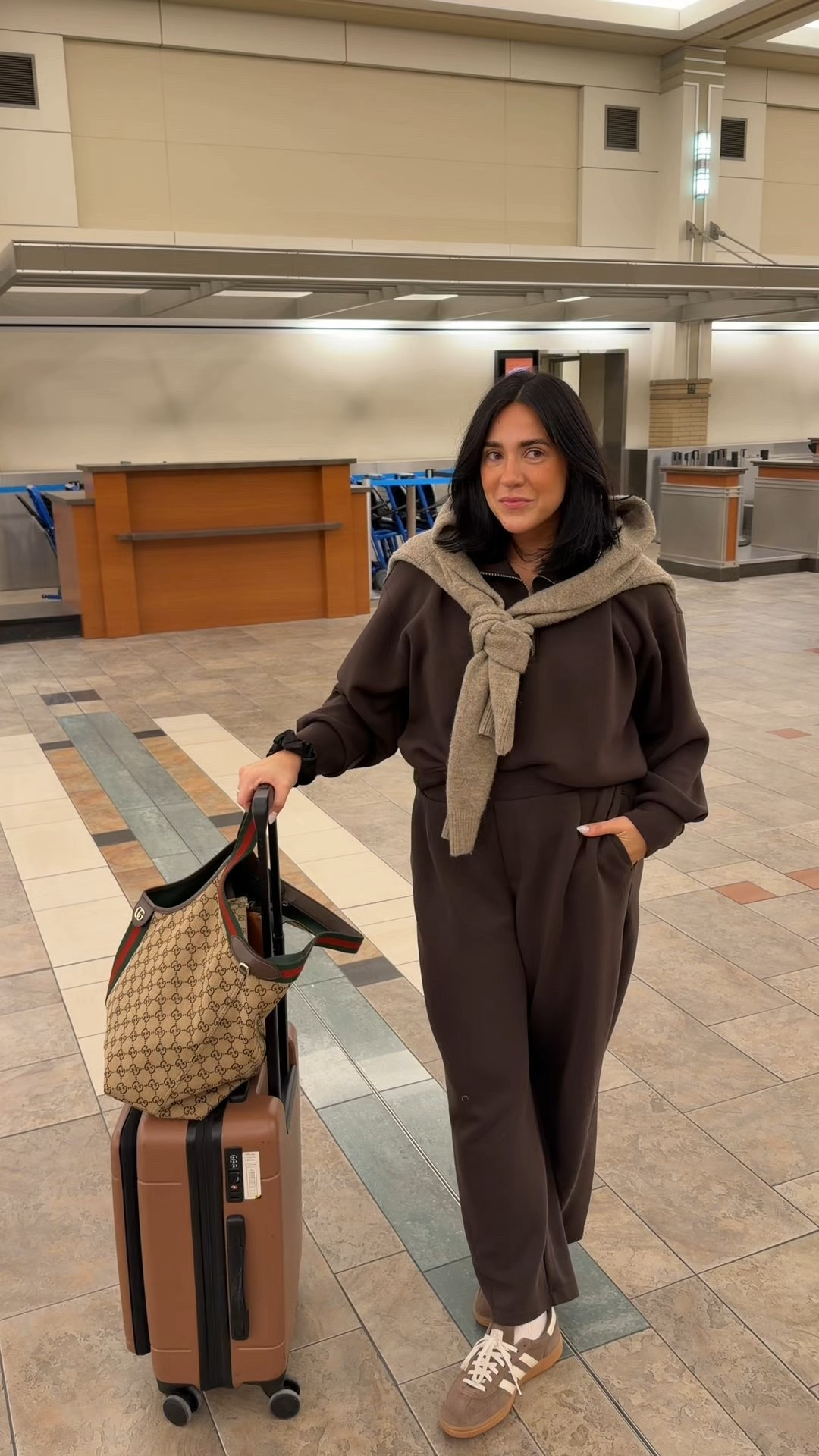 Airport outfit | travel outfit | winter travel style. Size L :) 

#LTKTravel #LTKMidsize #LTKmomlife