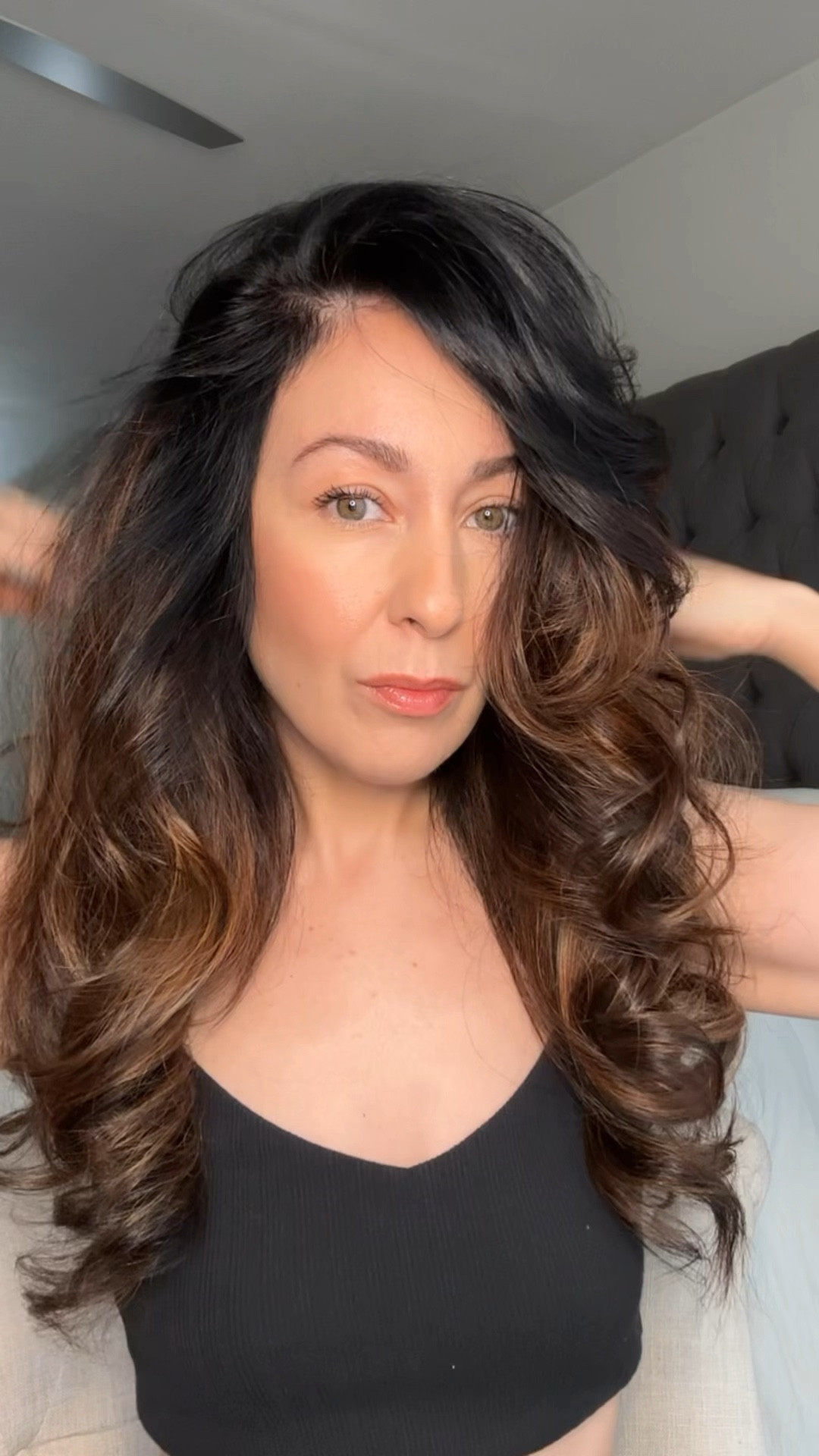Did someone say more volume? Used the @ghd_northamerica and velcro rollers 🫶🏻 How do you achieve long lasting volume? Leave me your comments 👇🏻

#velcrorollers #ghdhair #ghdcurve #hair #hairstyles #waves #volumunoushair #hairtutorial #hairreels