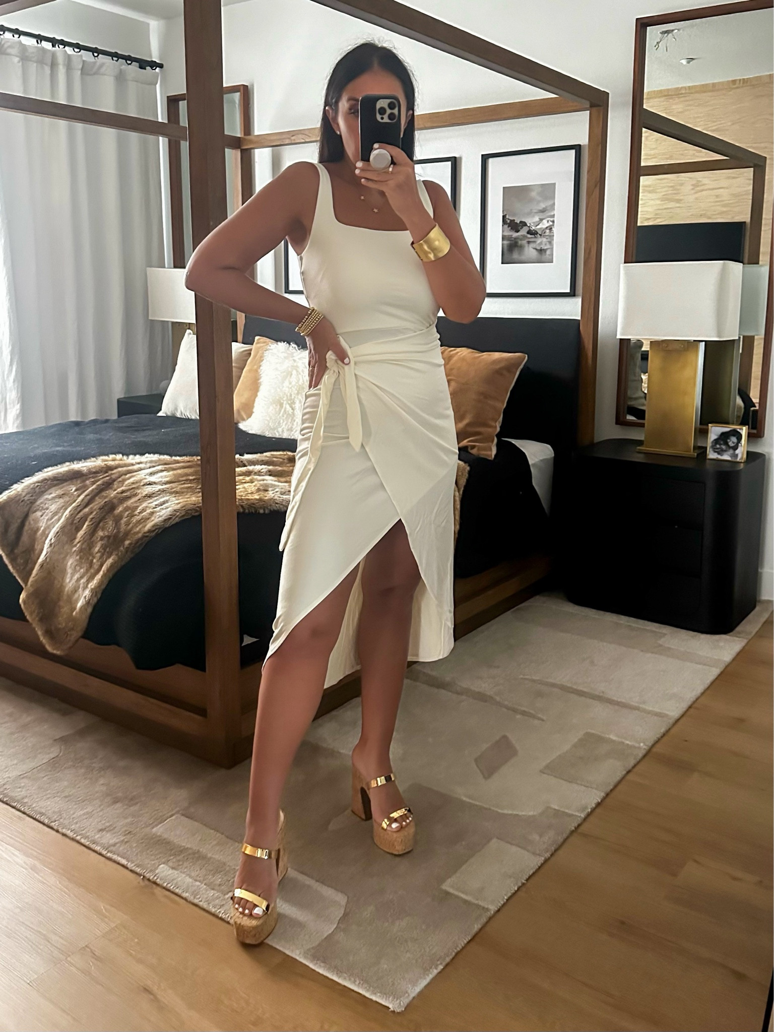 Jessica Simpson Samhita Women's Sandals & Flip Flops Gold Size. Saturn Midi Dress Wearing Size Medium. 