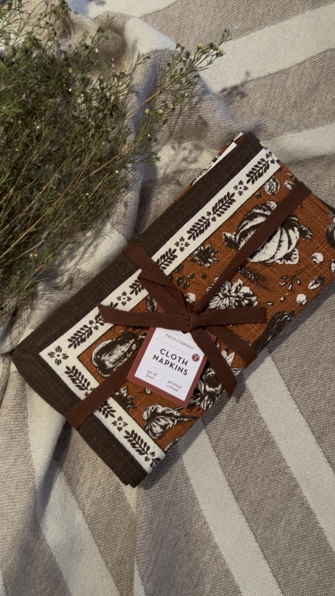 Napkins, reusable napkin, hostess, holiday party, decorative napkin, pumpkin decor, autumn, fall decor, fall finds, fall home finds, Thanksgiving table decor, Halloween decor, Amazon home finds, interior designer finds, home decor

#LTKHalloween #LTKHoliday #LTKfindsunder50