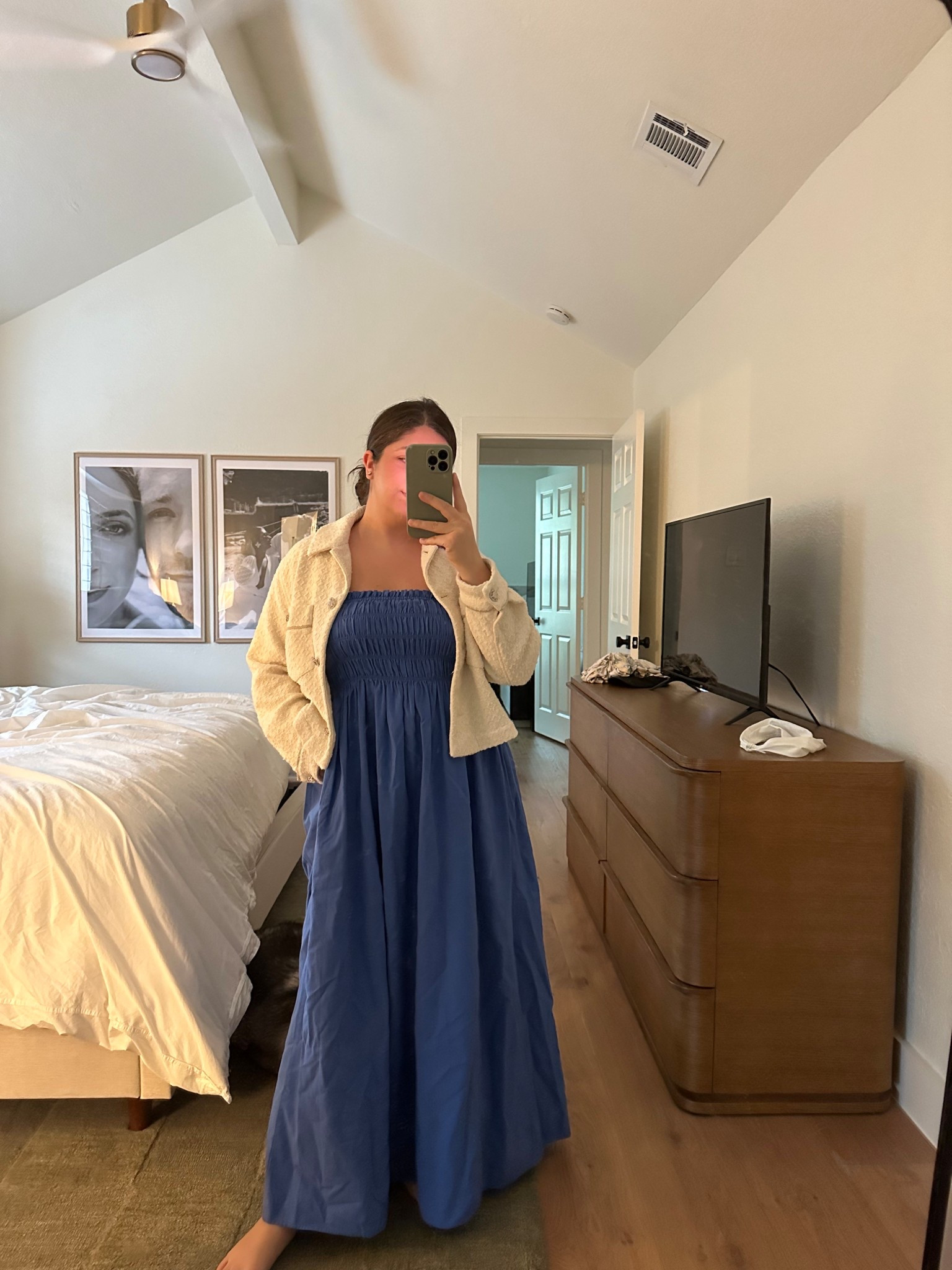 This dress is so easy to throw and go. I wish I had gotten a S, this is a M and im 5 2! 



#LTKSeasonal #LTKStyleTip #LTKFindsUnder50