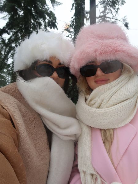 Winter outfit, neutral style, winter coat, winter accessories, scarves, fur hats

#LTKSeasonal #LTKfindsunder100 #LTKstyletip