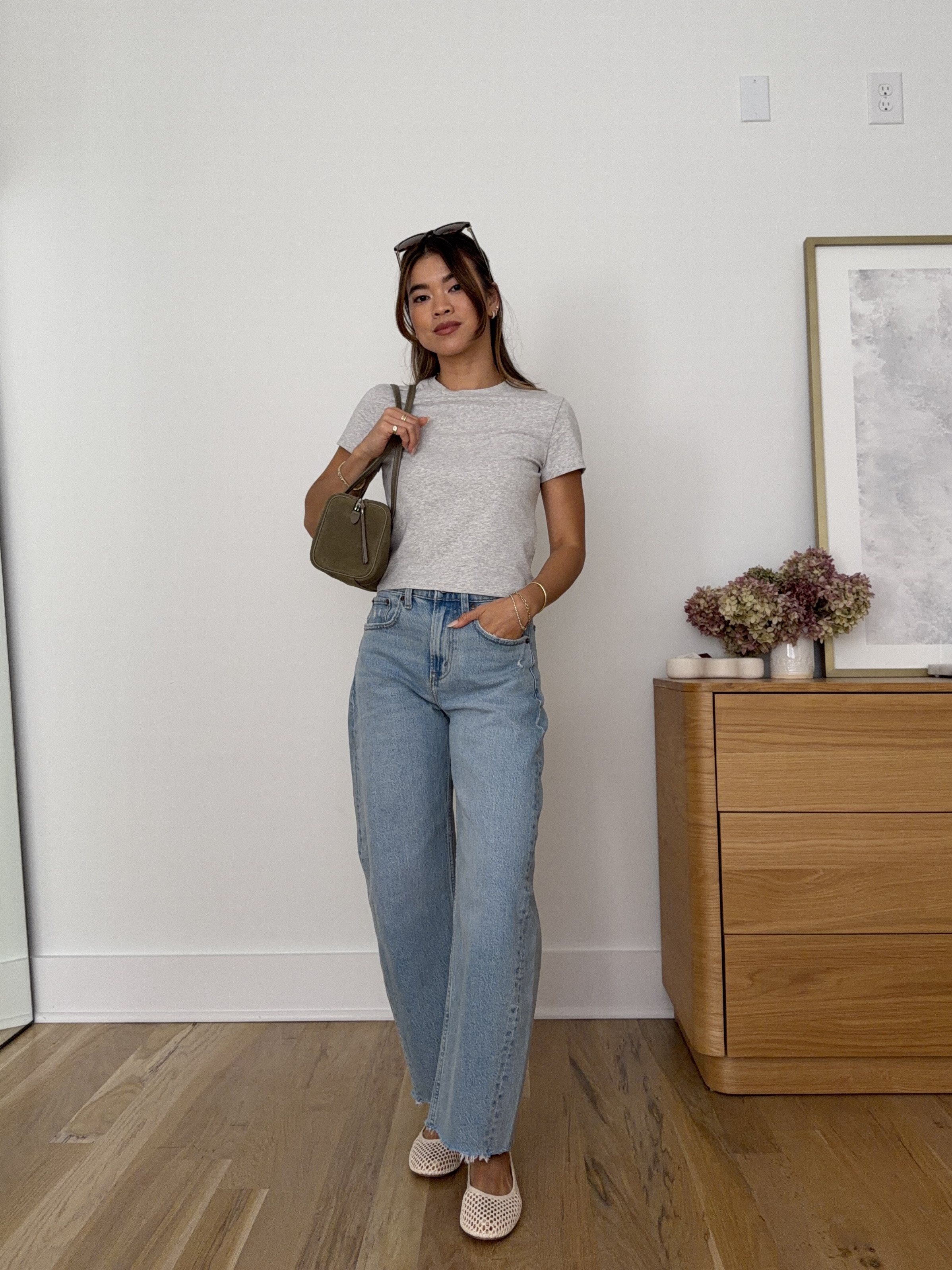 I love this @abercrombie tee. It’s the perfect everyday shirt that looks amazing!

Sizing info:
Abercrombie Essential Baby Tee (Size Small in Light Grey) 
Abercrombie High Rise Barrel Jean (Size 24 short in Light) 

Petite style, petite fashion, mom outfit, mom style, petite pants, petite outfit ideas, petite outfits, best pants for petite, petite denim, spring style, spring outfits, beach outfits, vacation outfits, wedding guest dress, summer outfit, summer jeans, petite jeans, Abercrombie jeans, grey tee, summer tee, everyday tee

#LTKootd #LTKSeasonal #LTKPetite