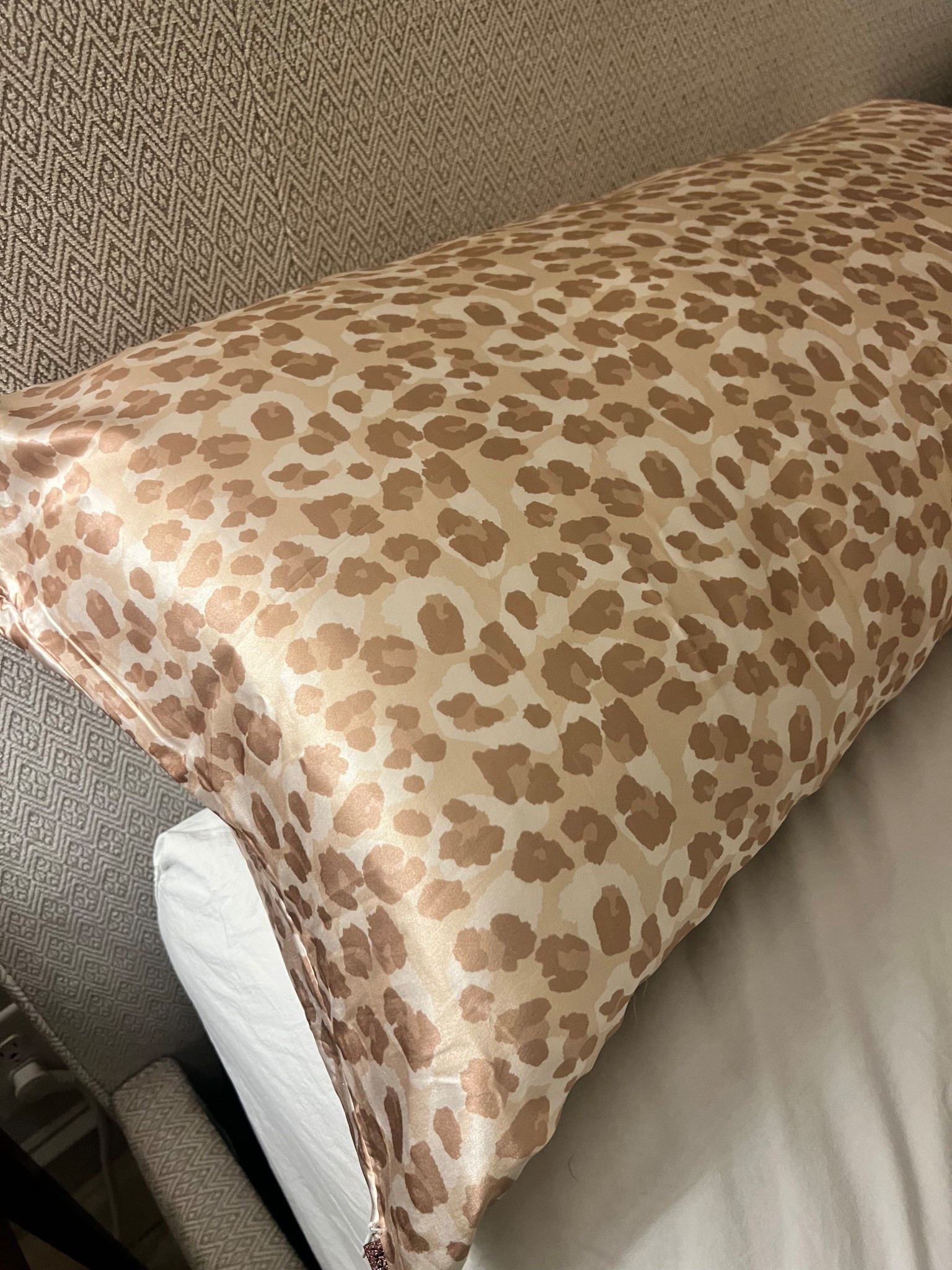 BEST PILLOW CASE EVERR

#LTKTravel #LTKHome #LTKBeauty