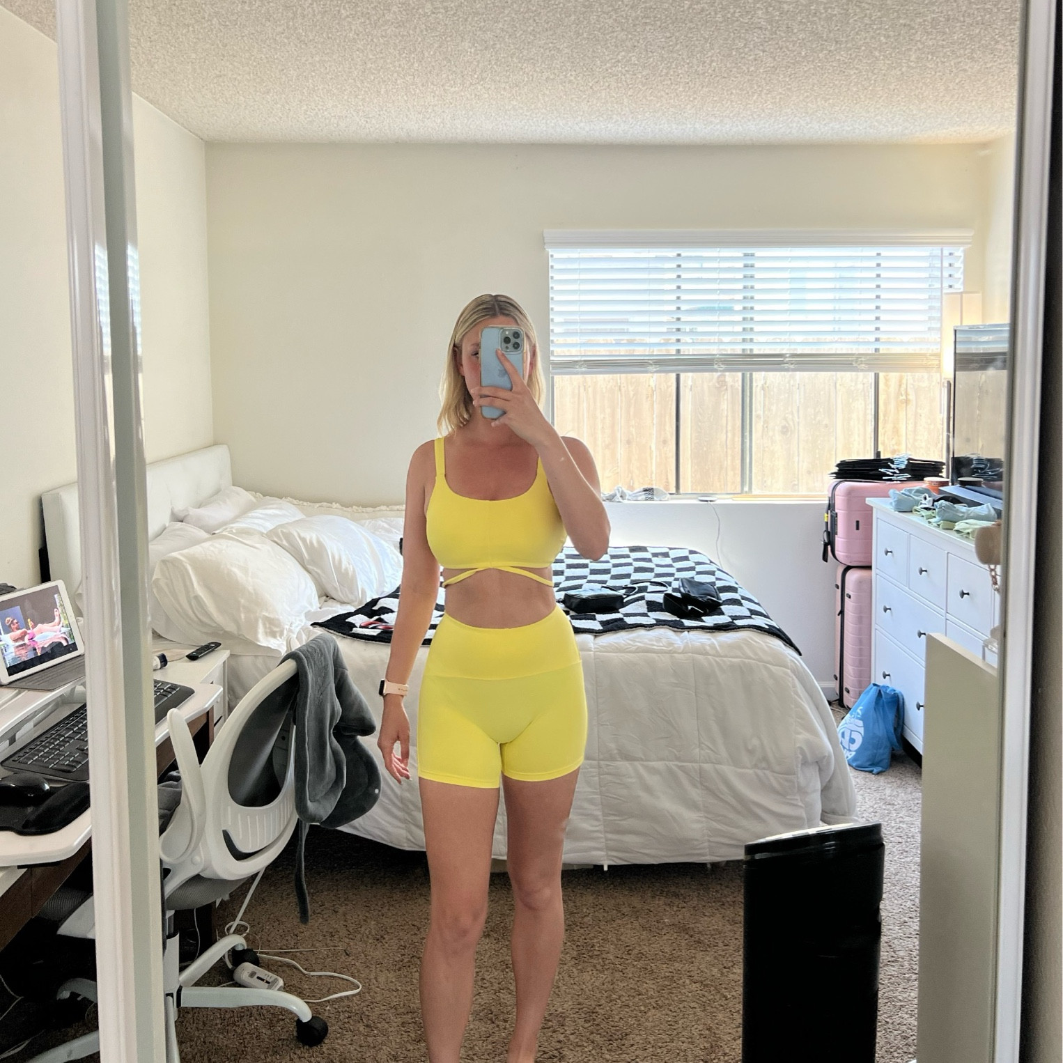 Yellow workout seStar

#LTKActive #LTKFitness #LTKFindsUnder50