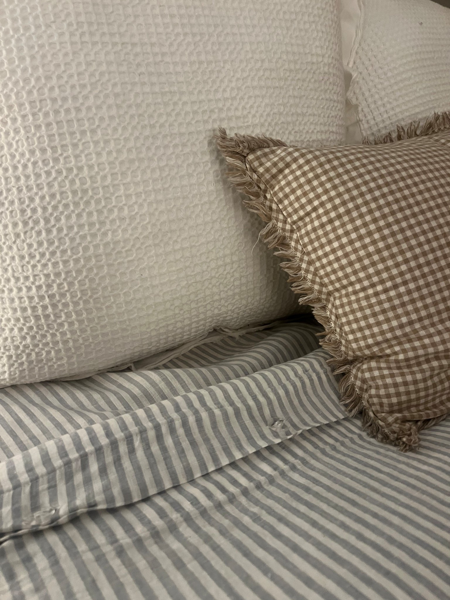 Spring bedding reset 🤍🌷

#LTKHome #LTKGiftGuide #LTKSeasonal