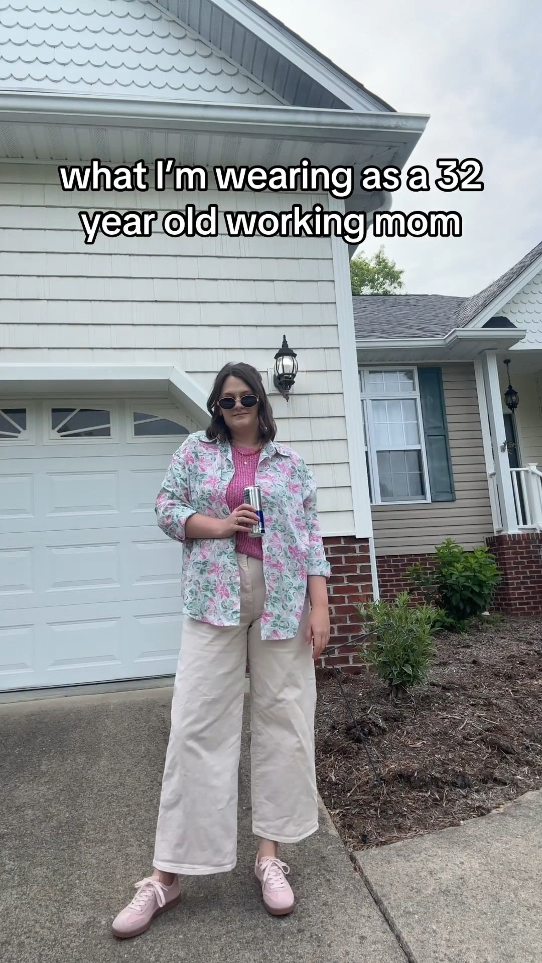 Workwear can be fun too! Loving all the pink in this outfit!

#LTKFindsUnder50 #LTKWorkwear #LTKMidsize